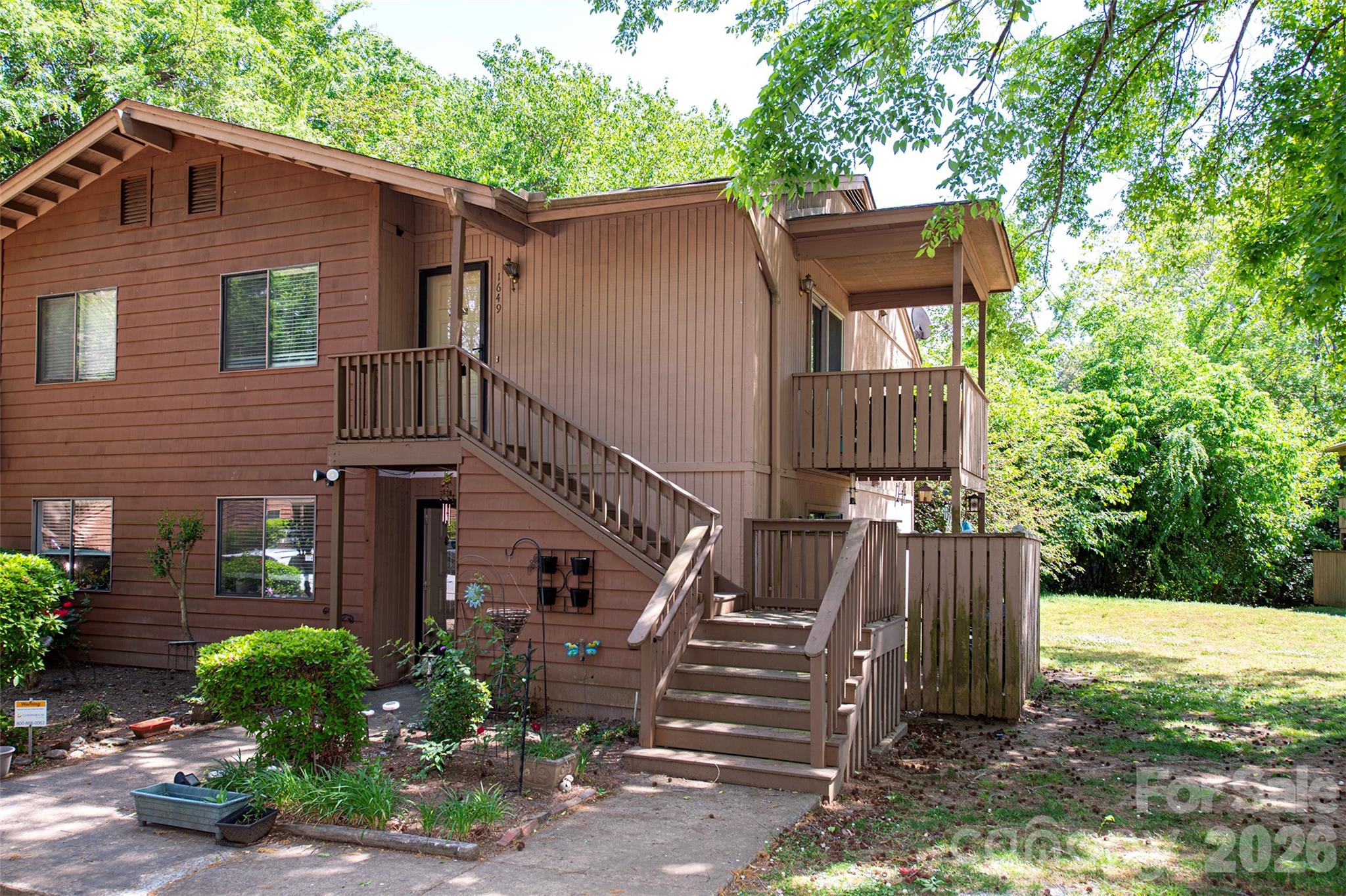 1649 Cedarview Court Property Photo 1