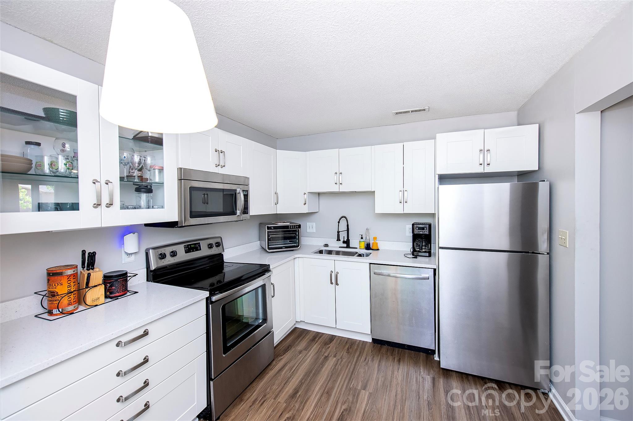 1649 Cedarview Court Property Photo 4