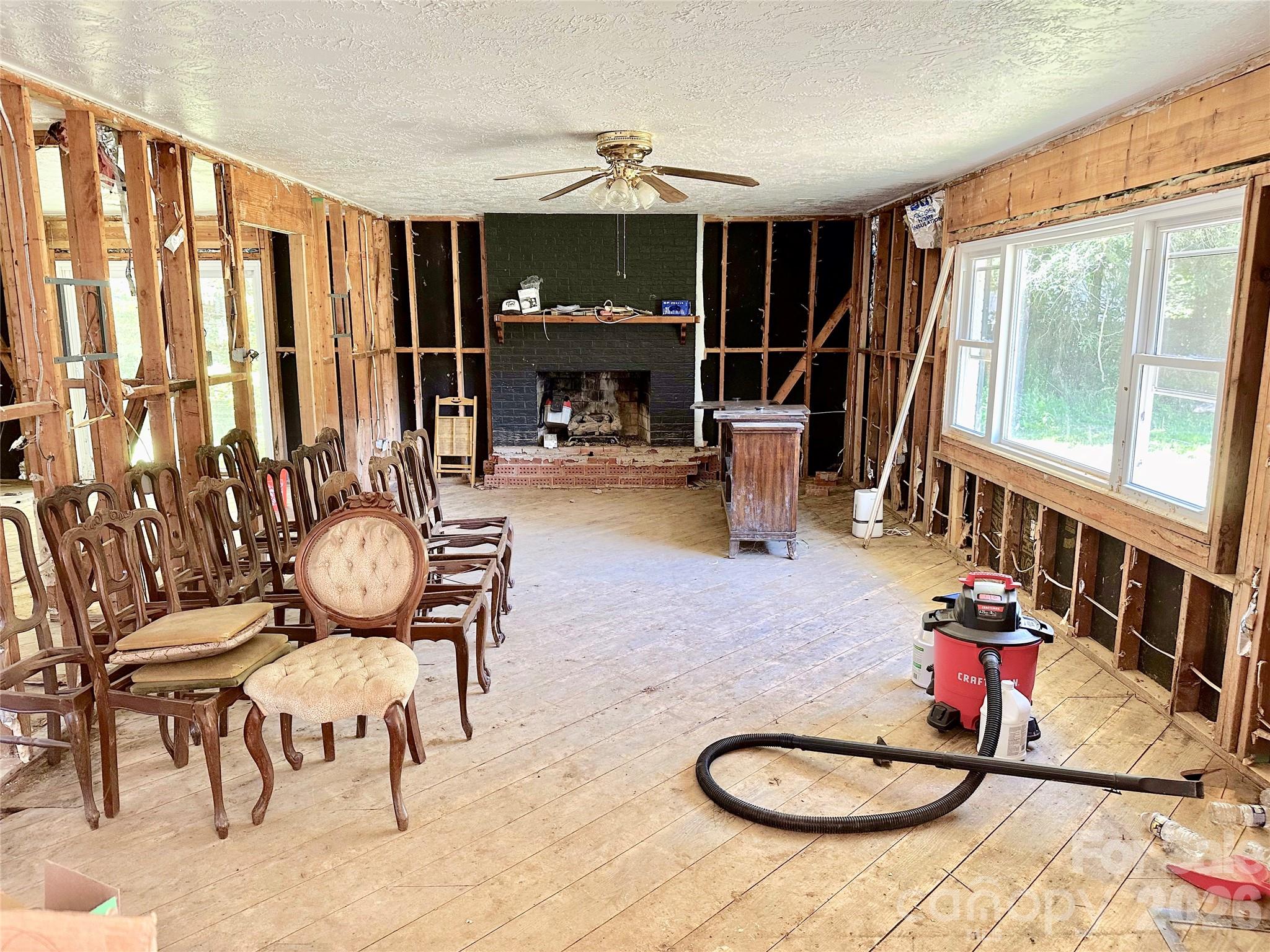 402 Blue Ridge Road Property Photo 4