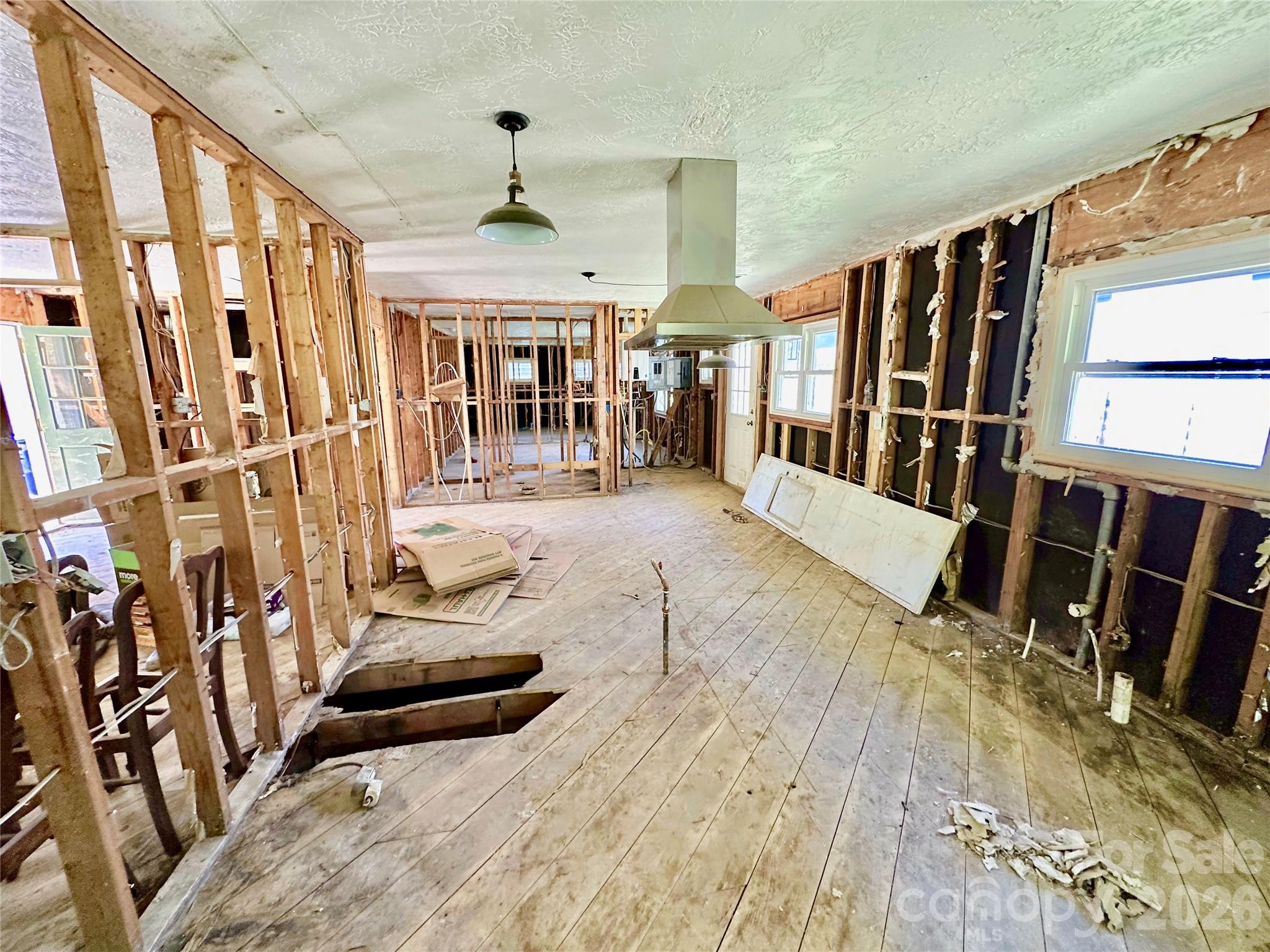 402 Blue Ridge Road Property Photo 6