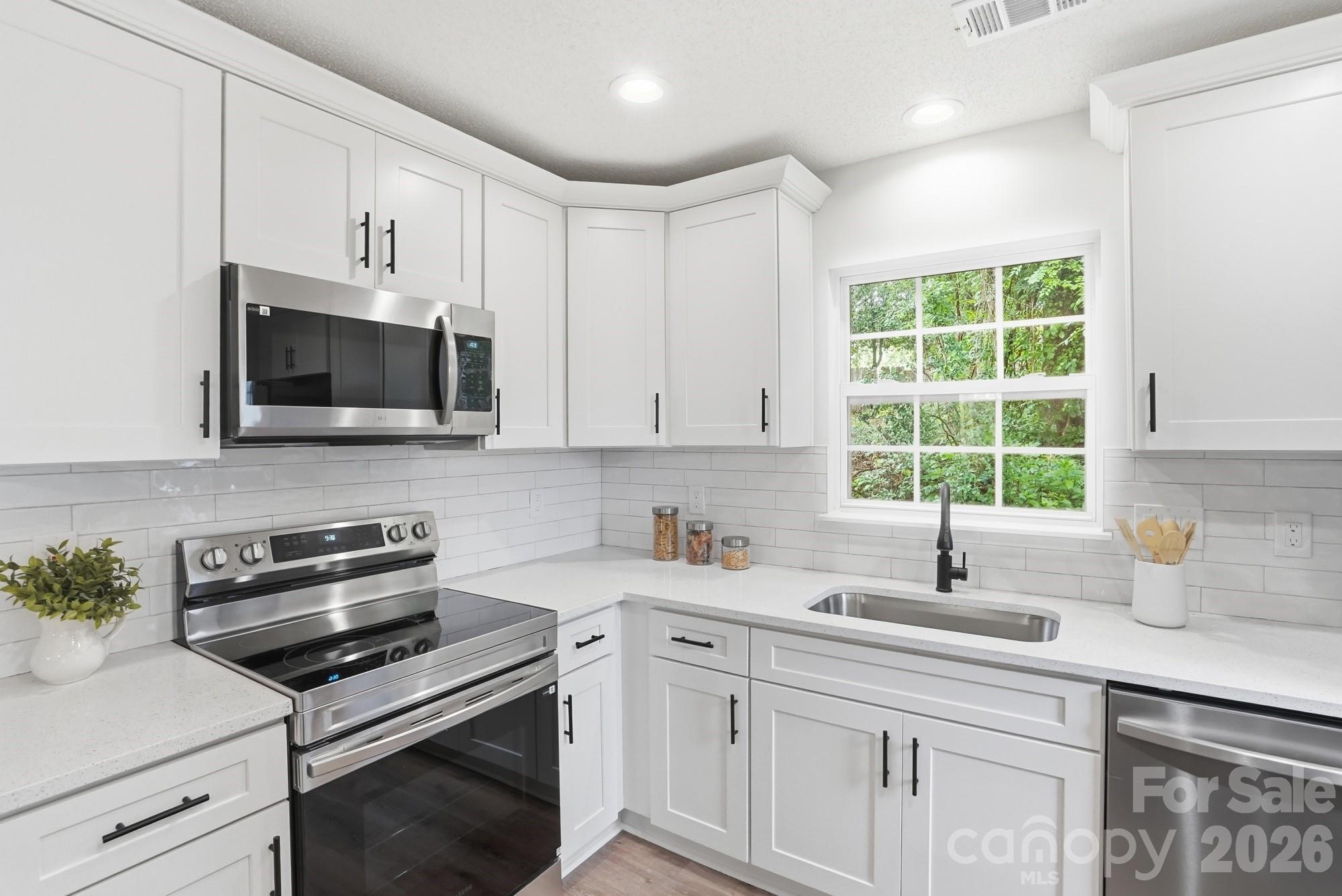 7621 Petrea Lane Property Photo 13