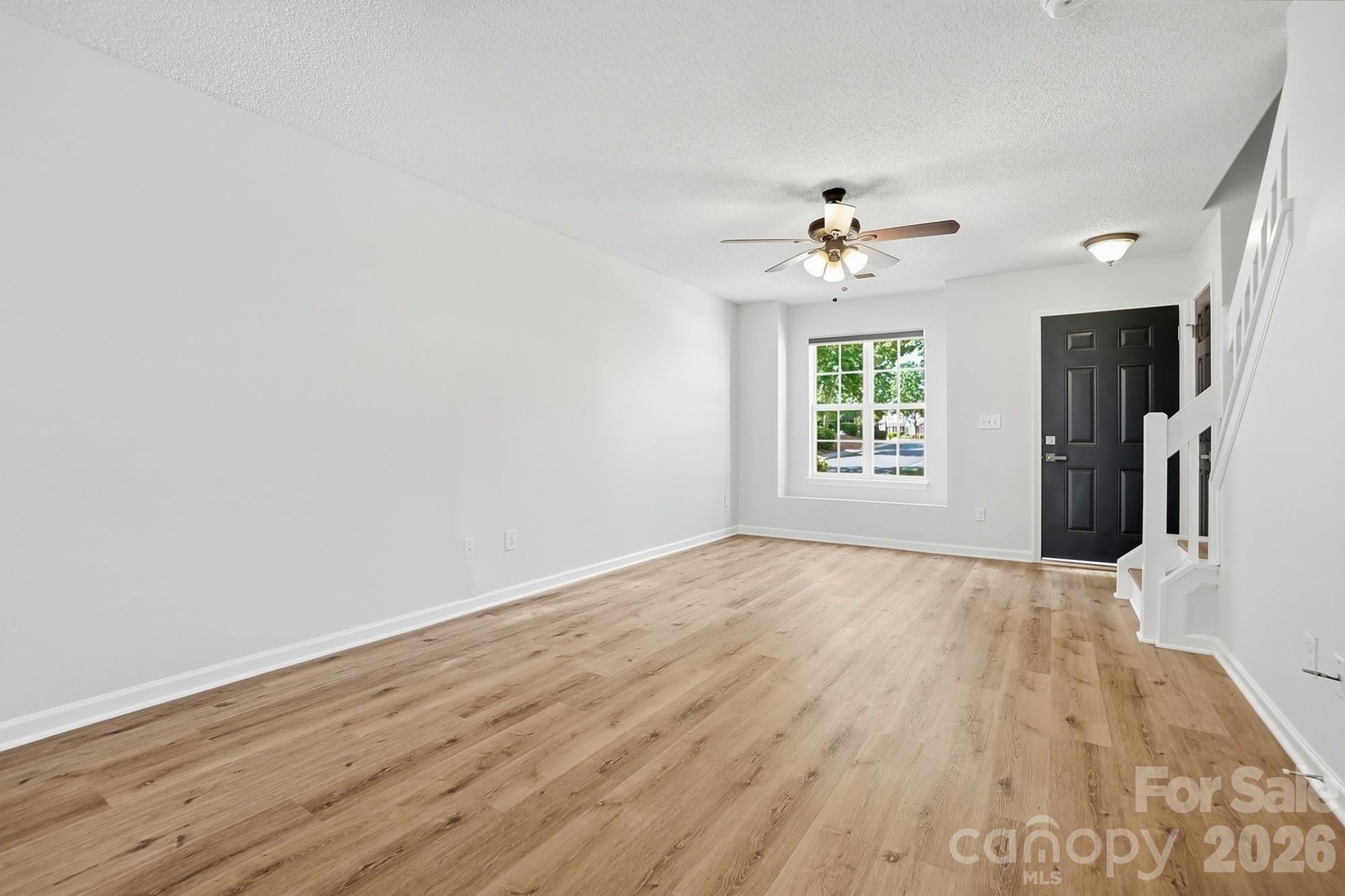 10584 English Setter Way Property Photo 5