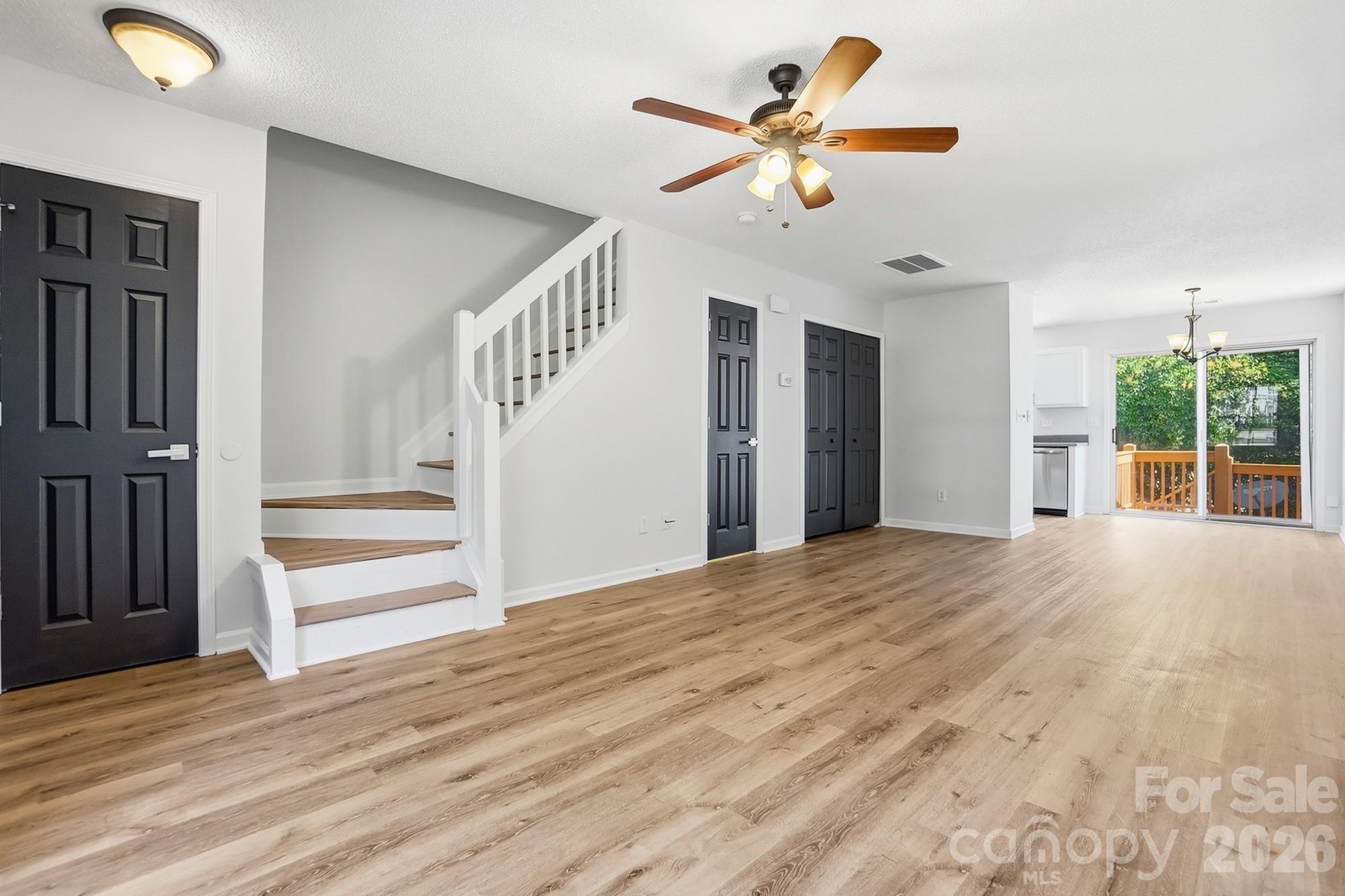 10584 English Setter Way Property Photo 6
