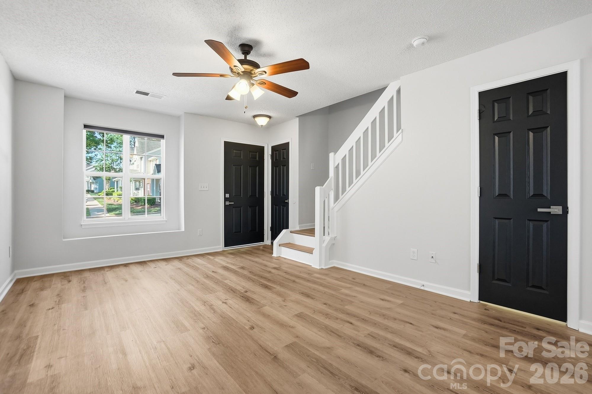 10584 English Setter Way Property Photo 7