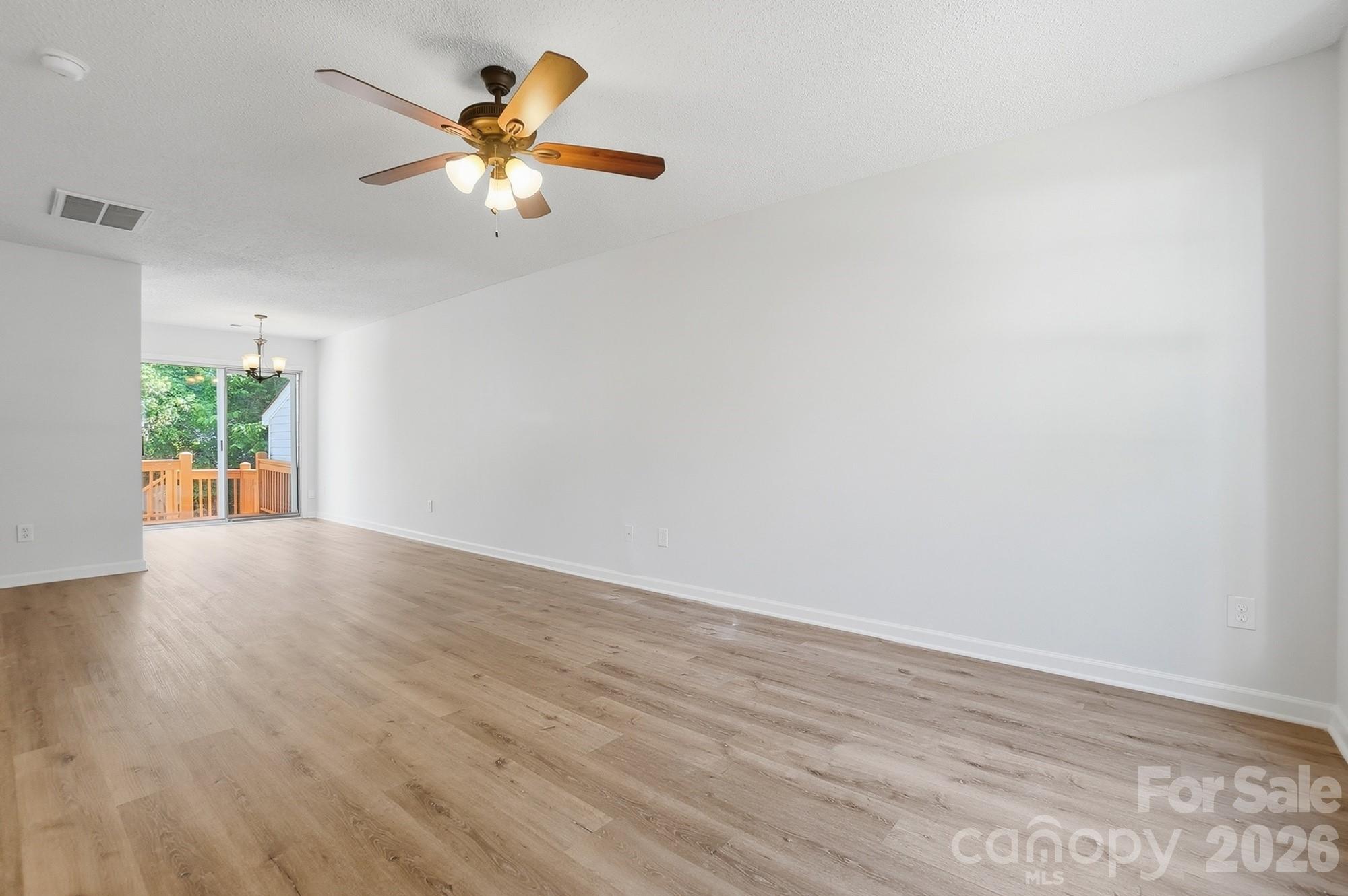 10584 English Setter Way Property Photo 8