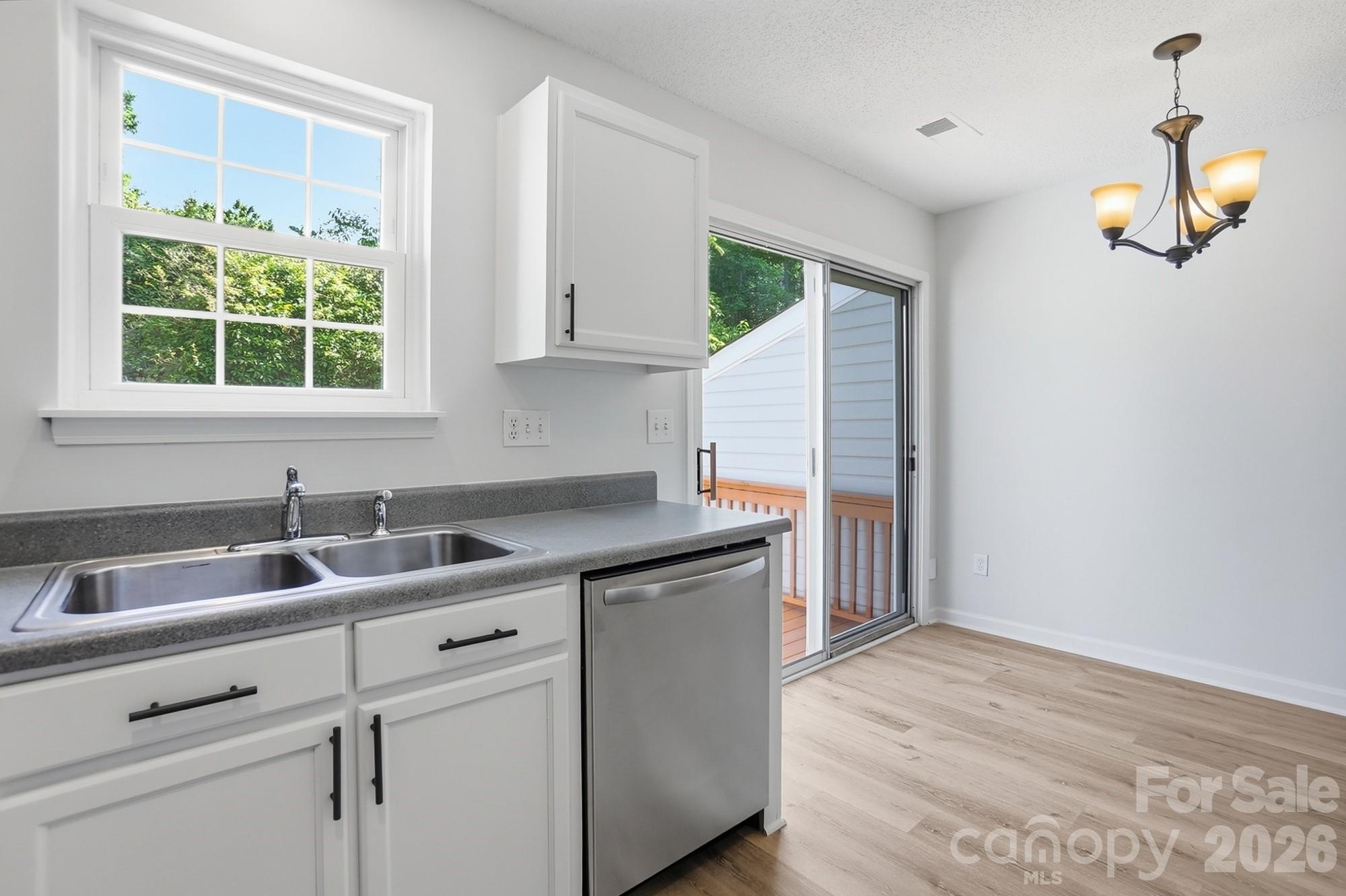 10584 English Setter Way Property Photo 14