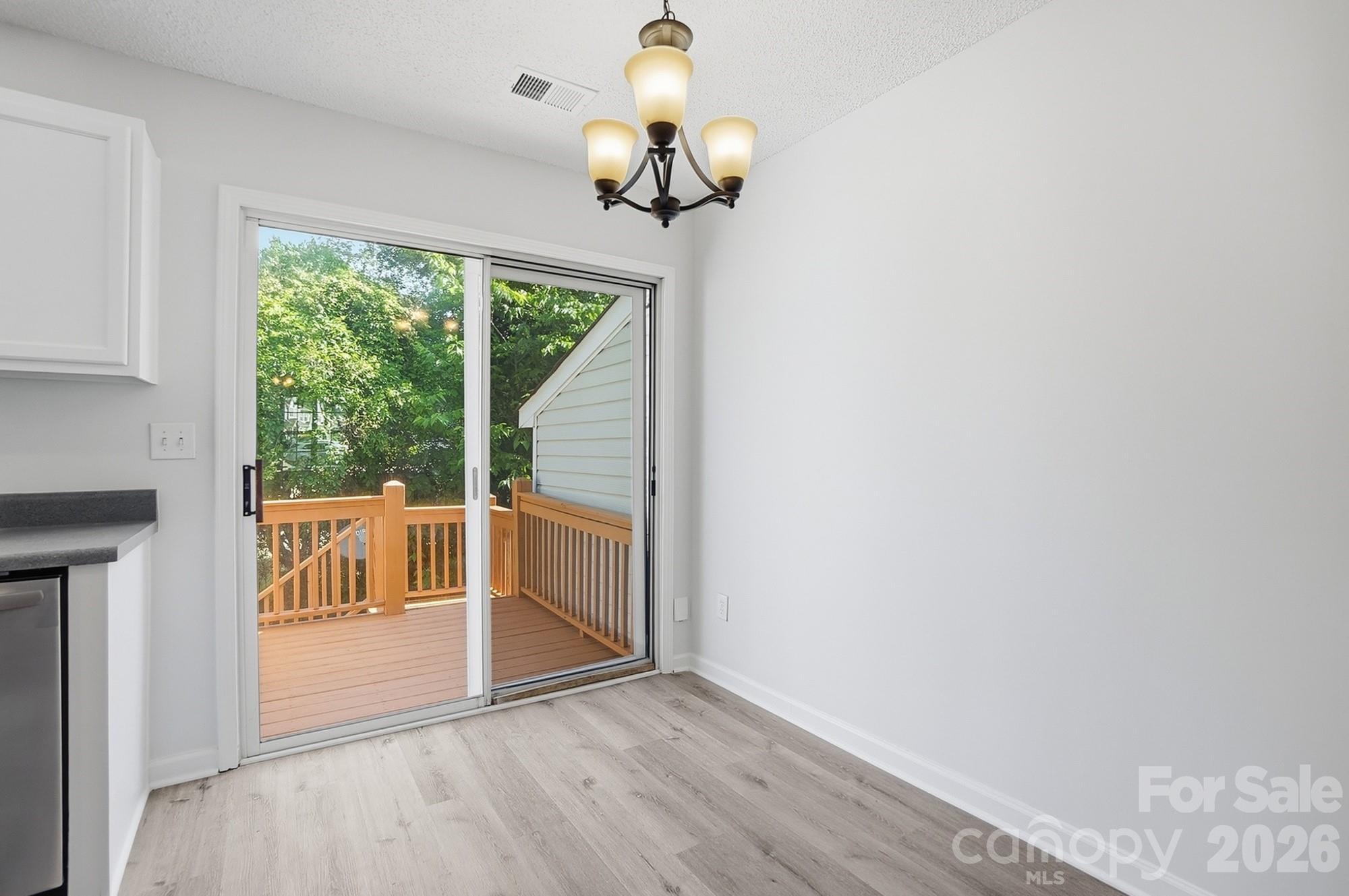 10584 English Setter Way Property Photo 16