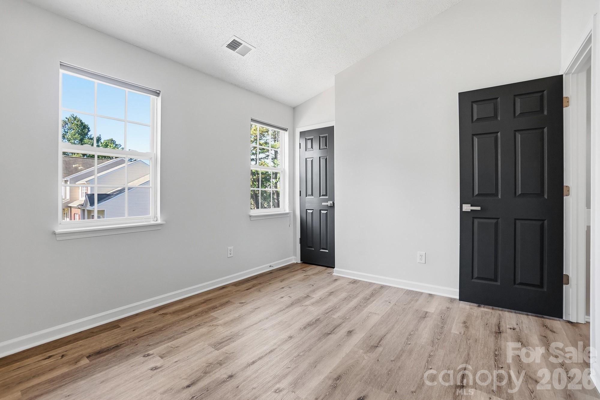 10584 English Setter Way Property Photo 31
