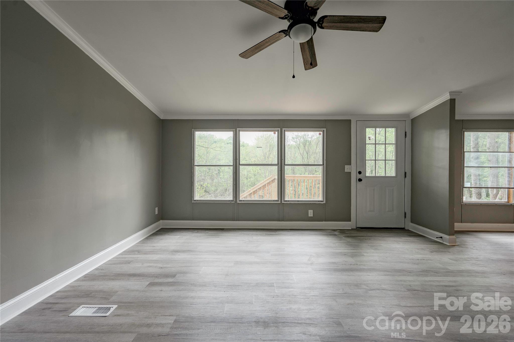 141 Knob Creek Drive Property Photo 3