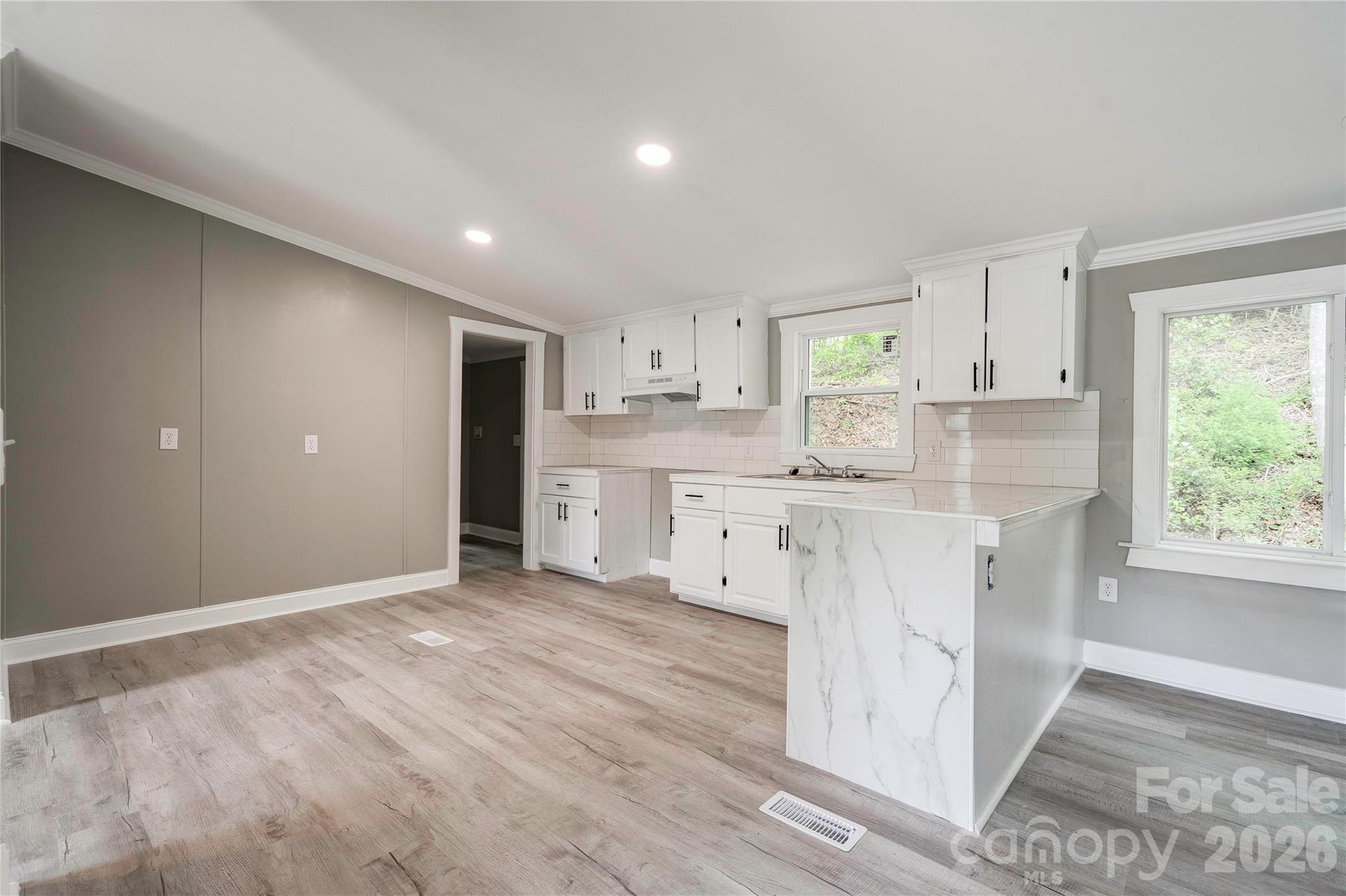 141 Knob Creek Drive Property Photo 10