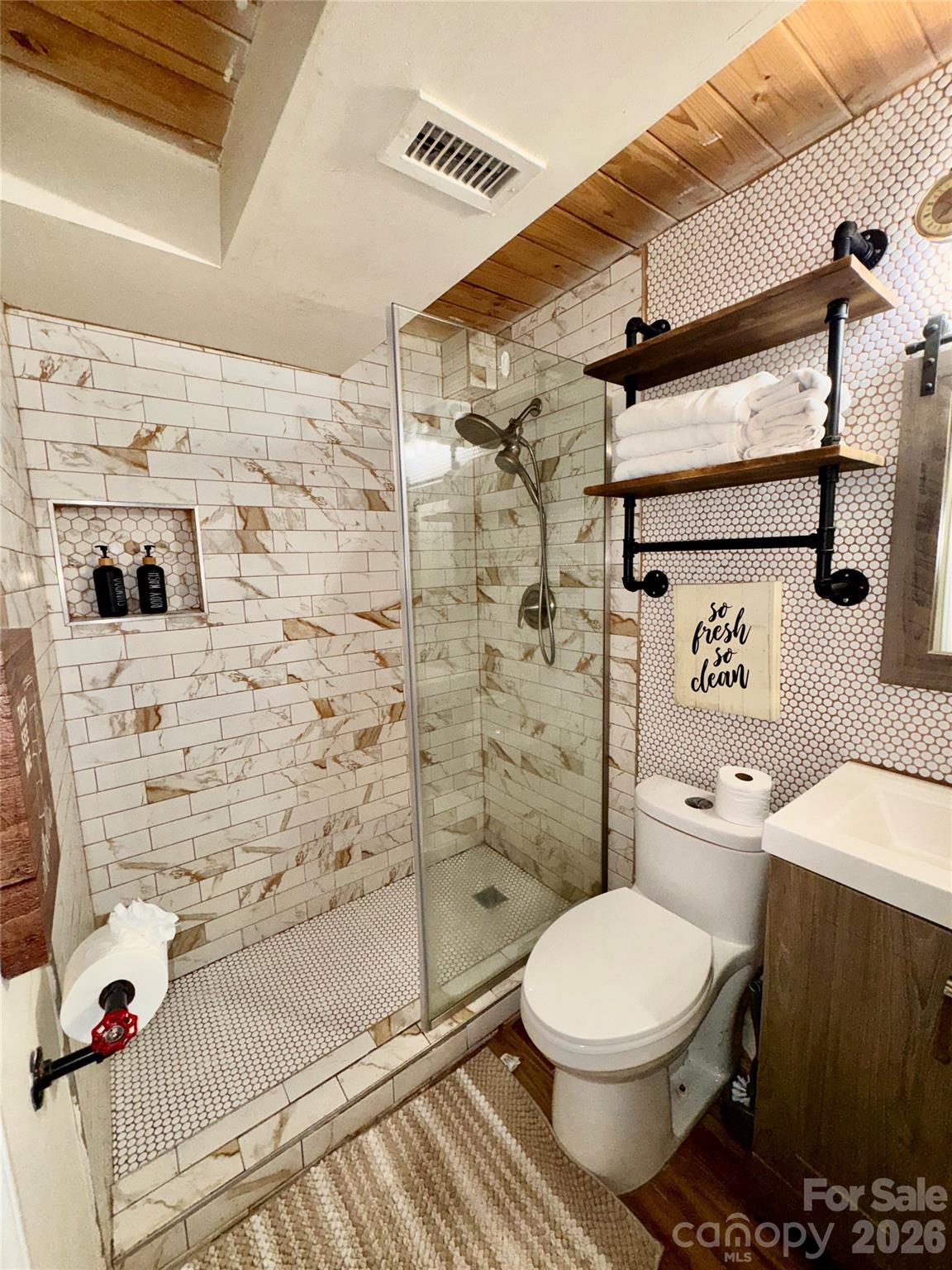 201 S Hoskins Road 132 Property Photo 13