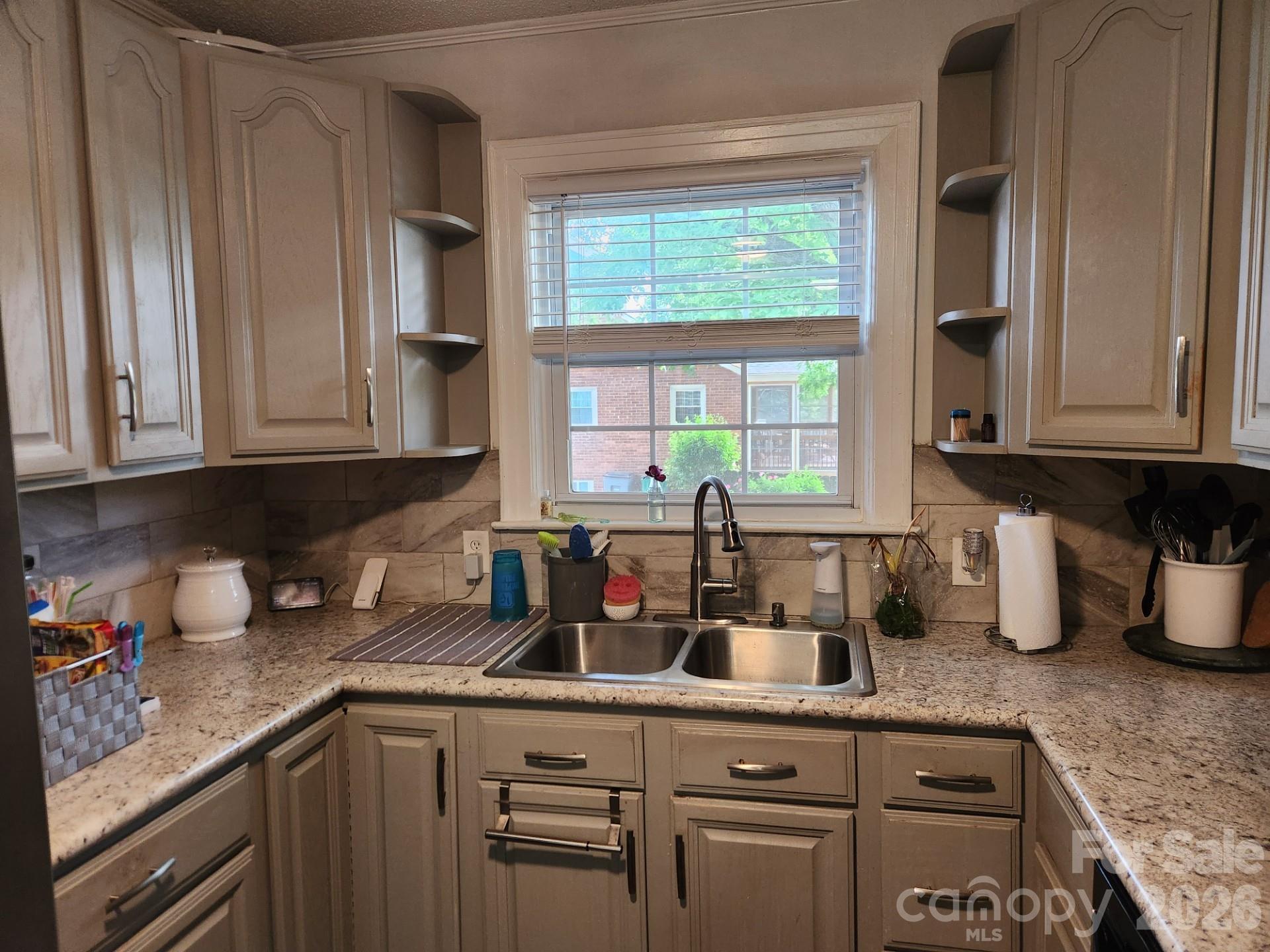 3922 Mcmillan Street Property Photo 6