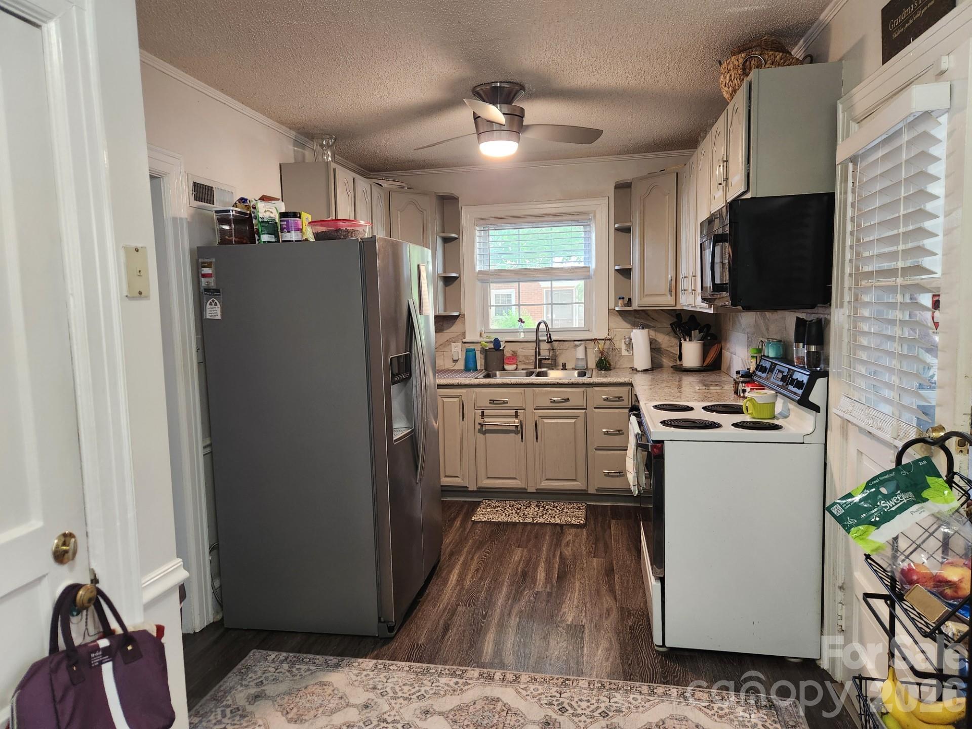 3922 Mcmillan Street Property Photo 7