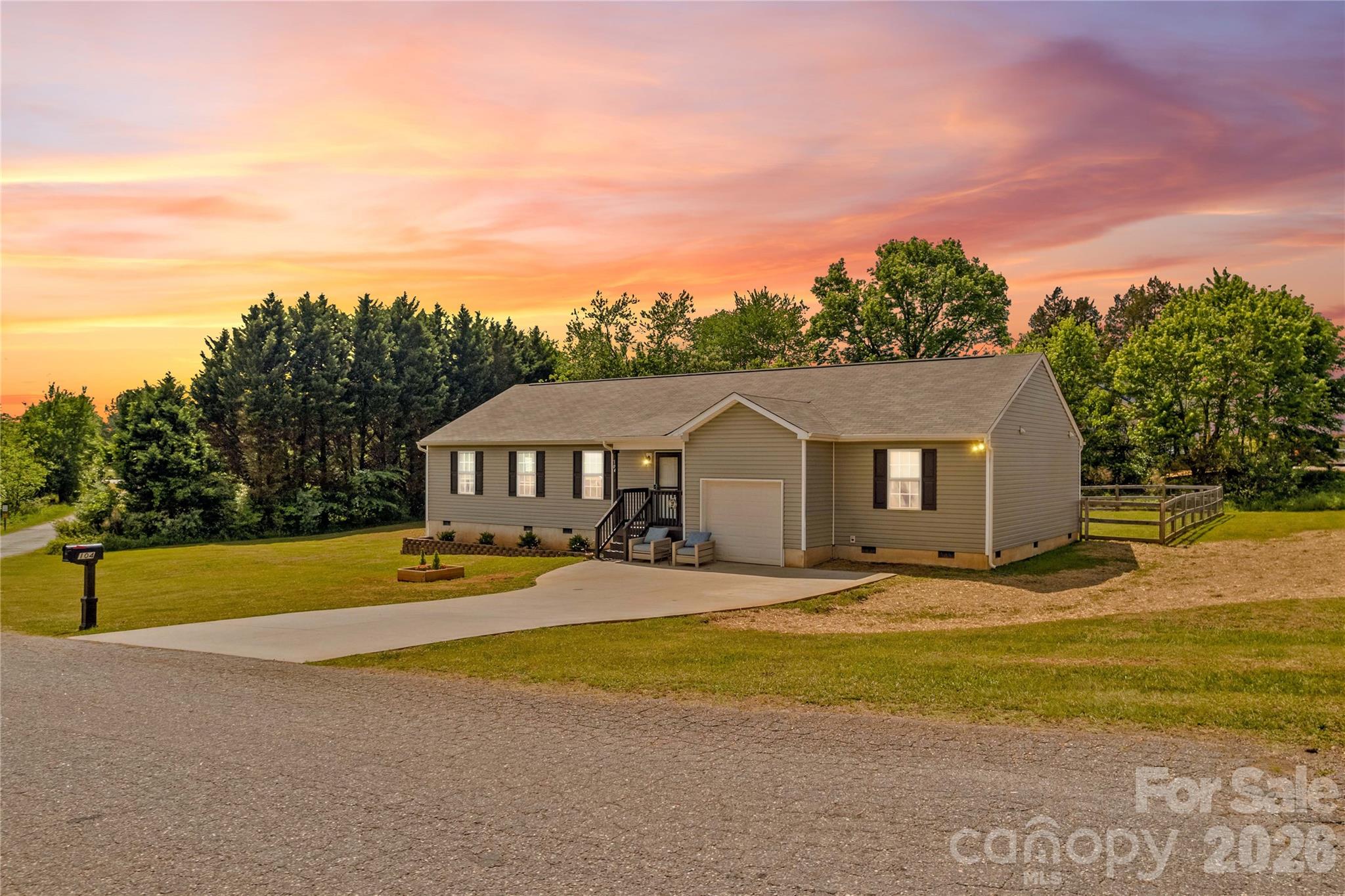 104 Sandtrap Drive Property Photo 2