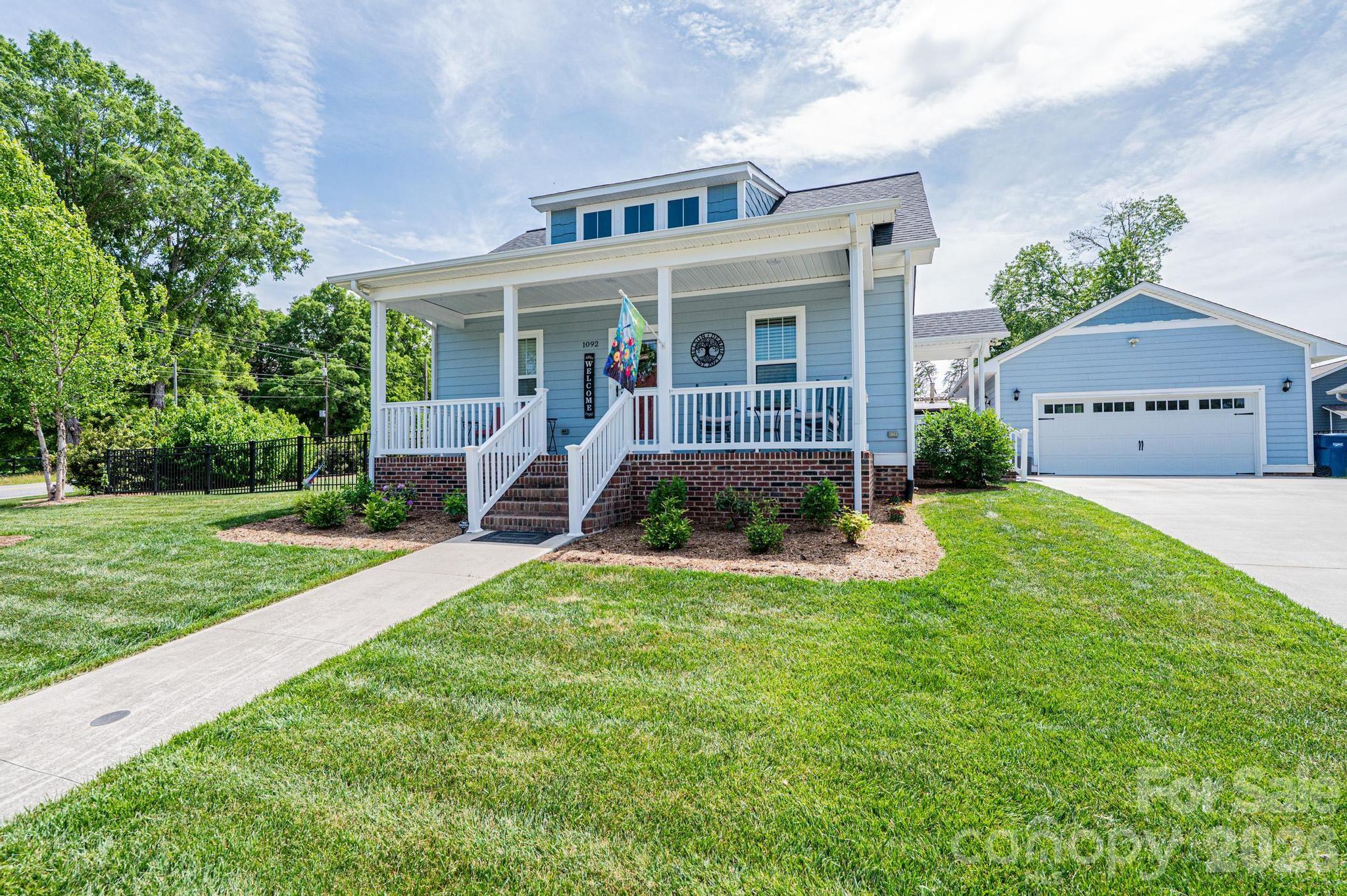 1092 33rd Avenue Loop Property Photo 1