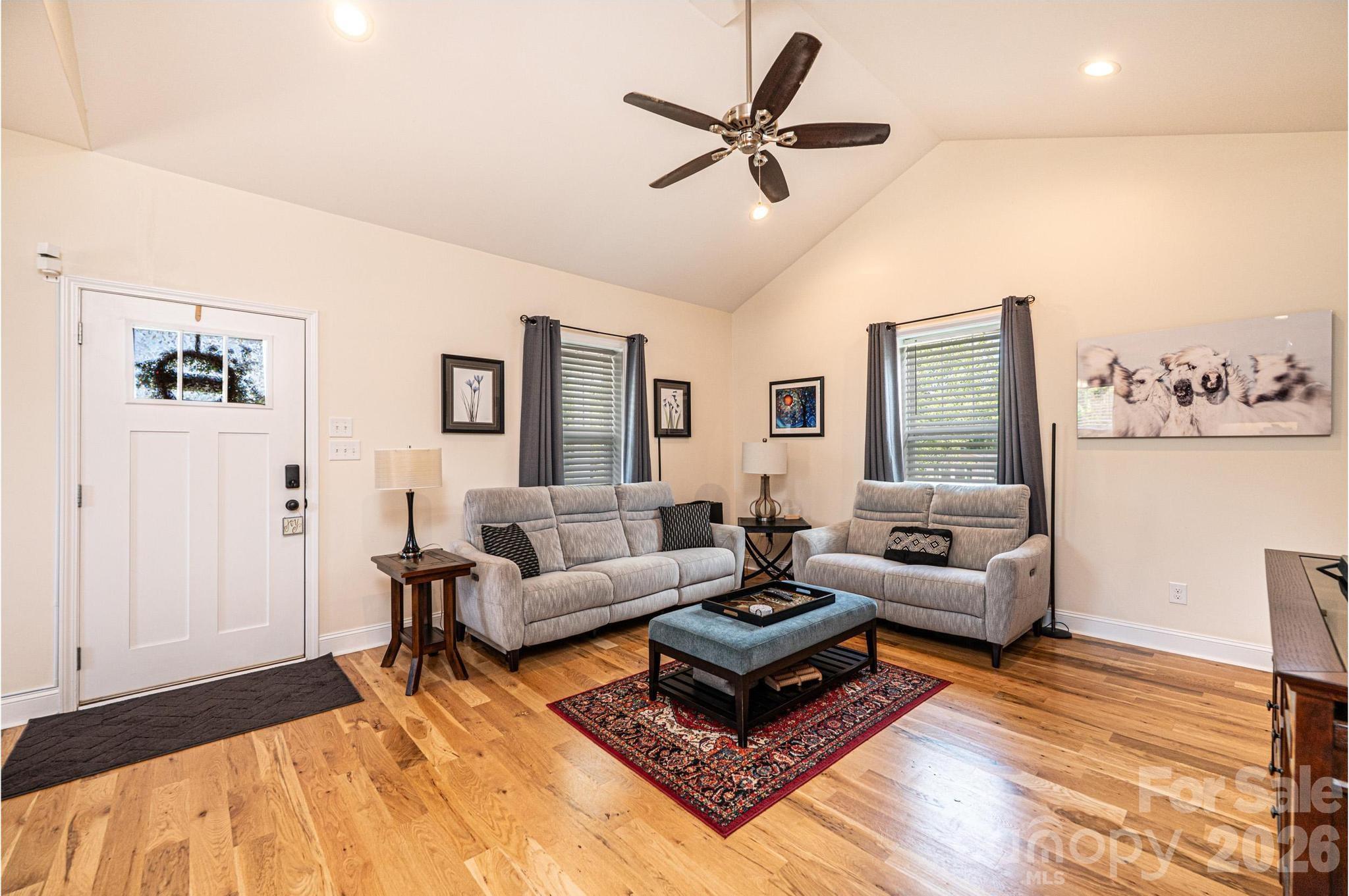 1092 33rd Avenue Loop Property Photo 7