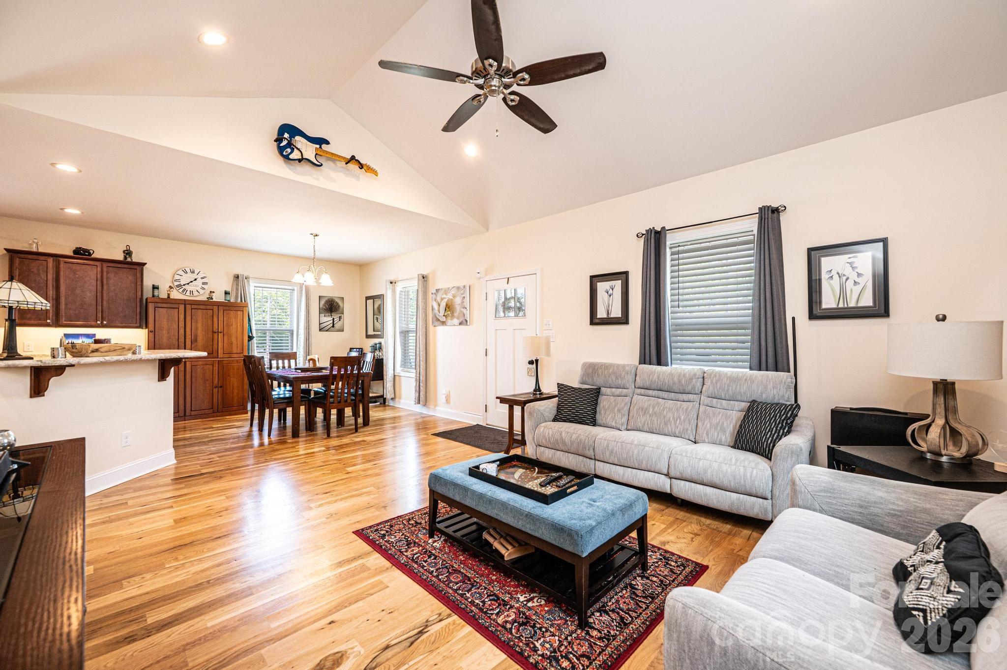 1092 33rd Avenue Loop Property Photo 10