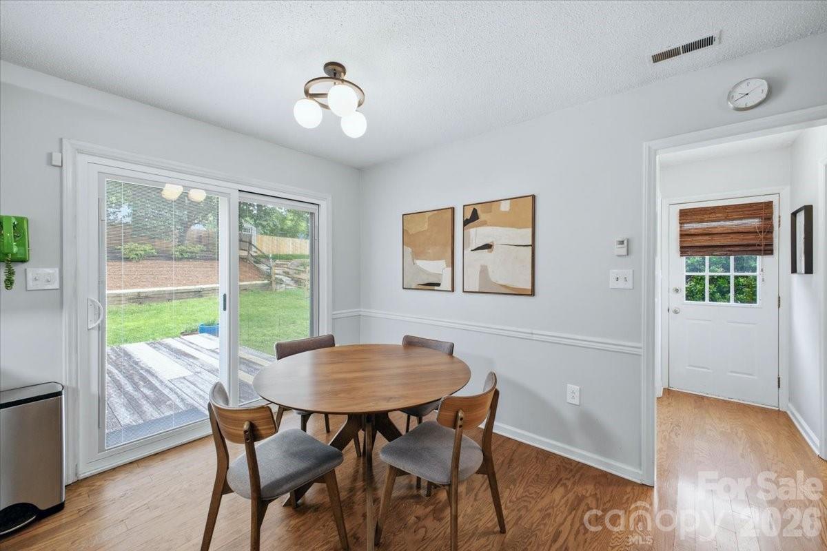 2726 Heidleburg Lane Property Photo 11