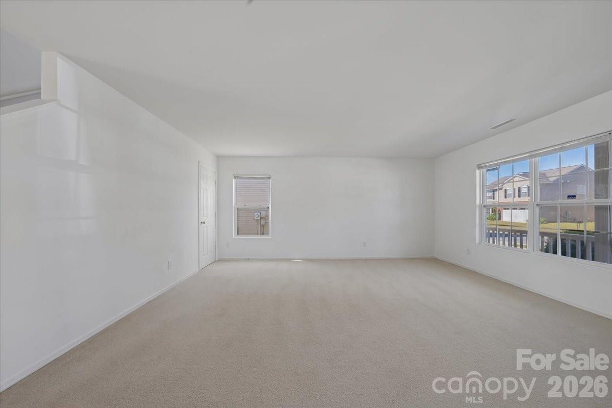 1000 Silverberry Street Property Photo 6