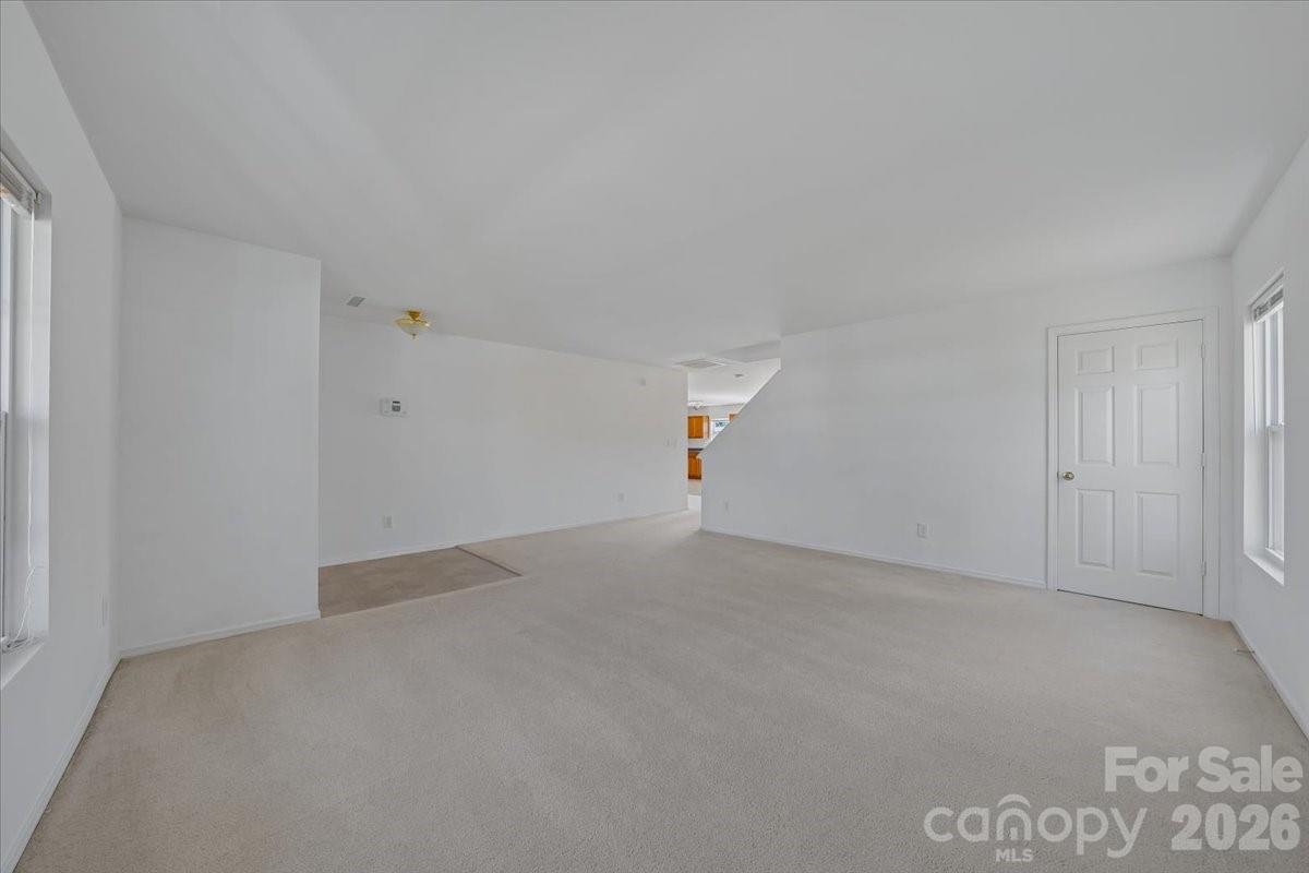 1000 Silverberry Street Property Photo 7