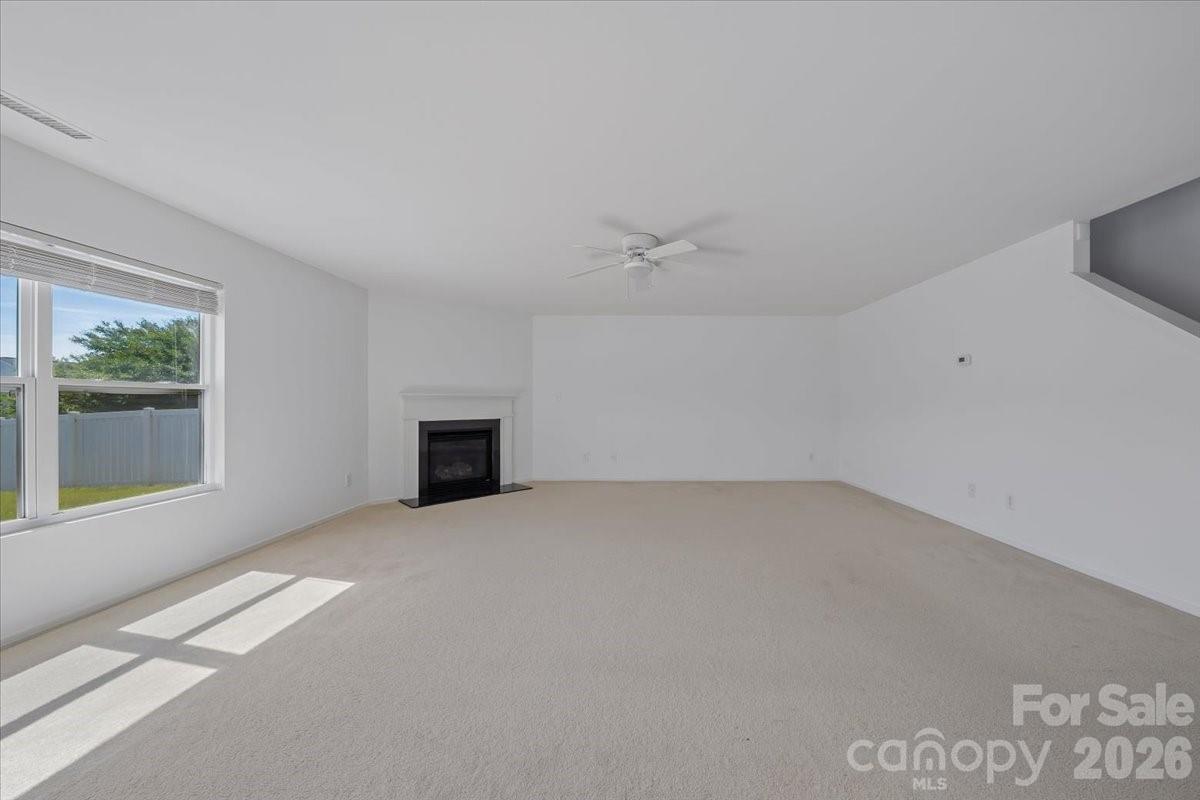 1000 Silverberry Street Property Photo 11