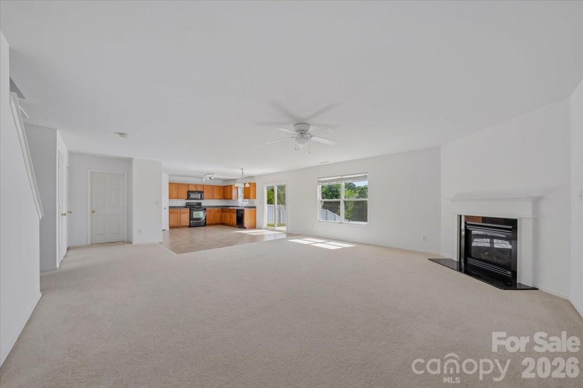 1000 Silverberry Street Property Photo 12