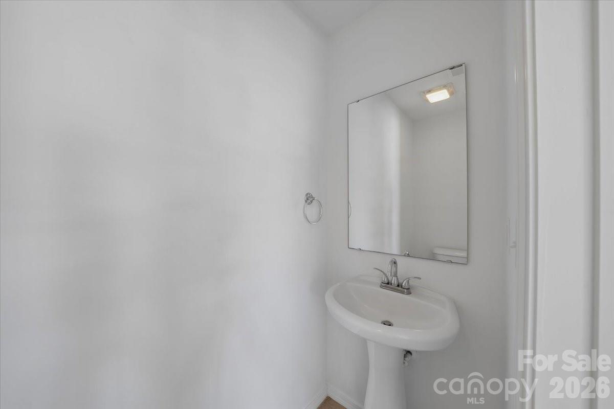 1000 Silverberry Street Property Photo 22