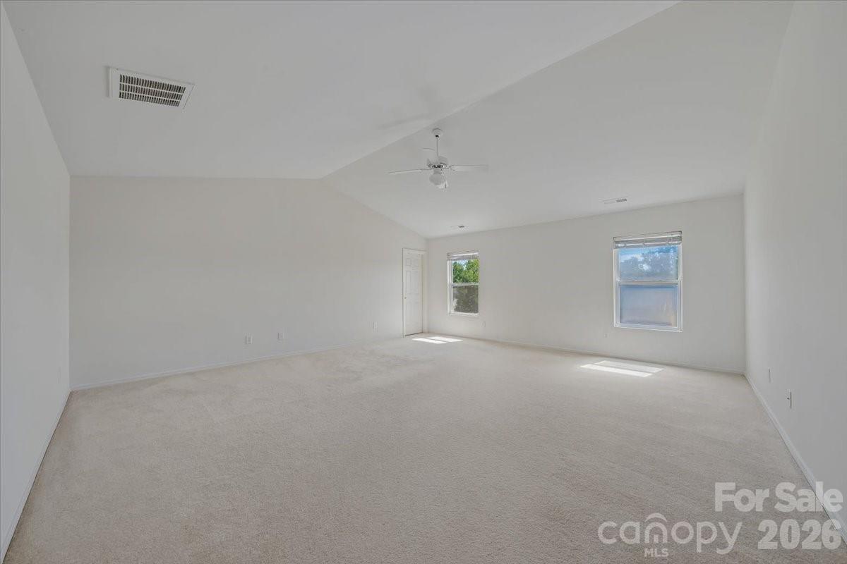 1000 Silverberry Street Property Photo 28