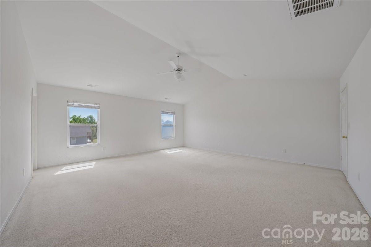 1000 Silverberry Street Property Photo 29