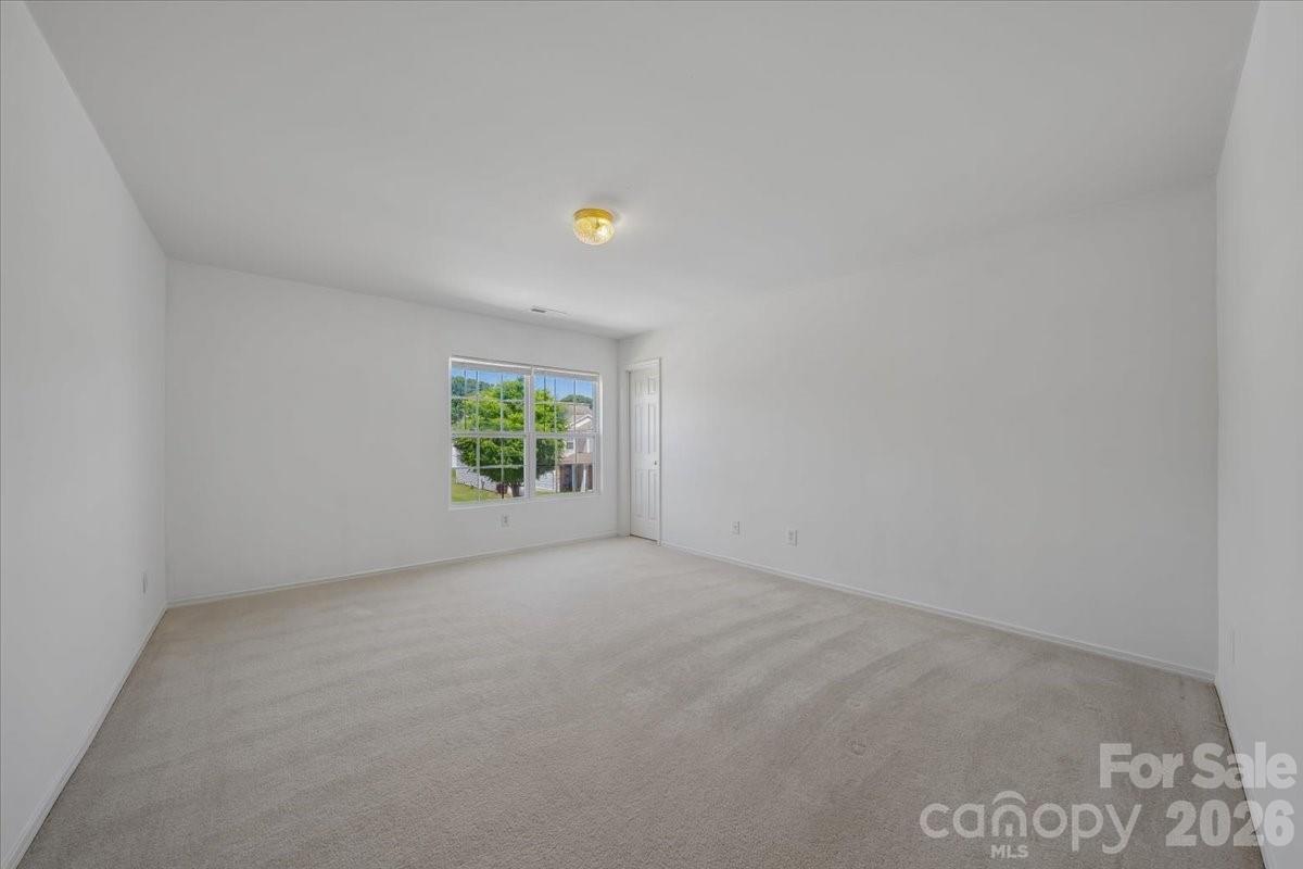 1000 Silverberry Street Property Photo 32