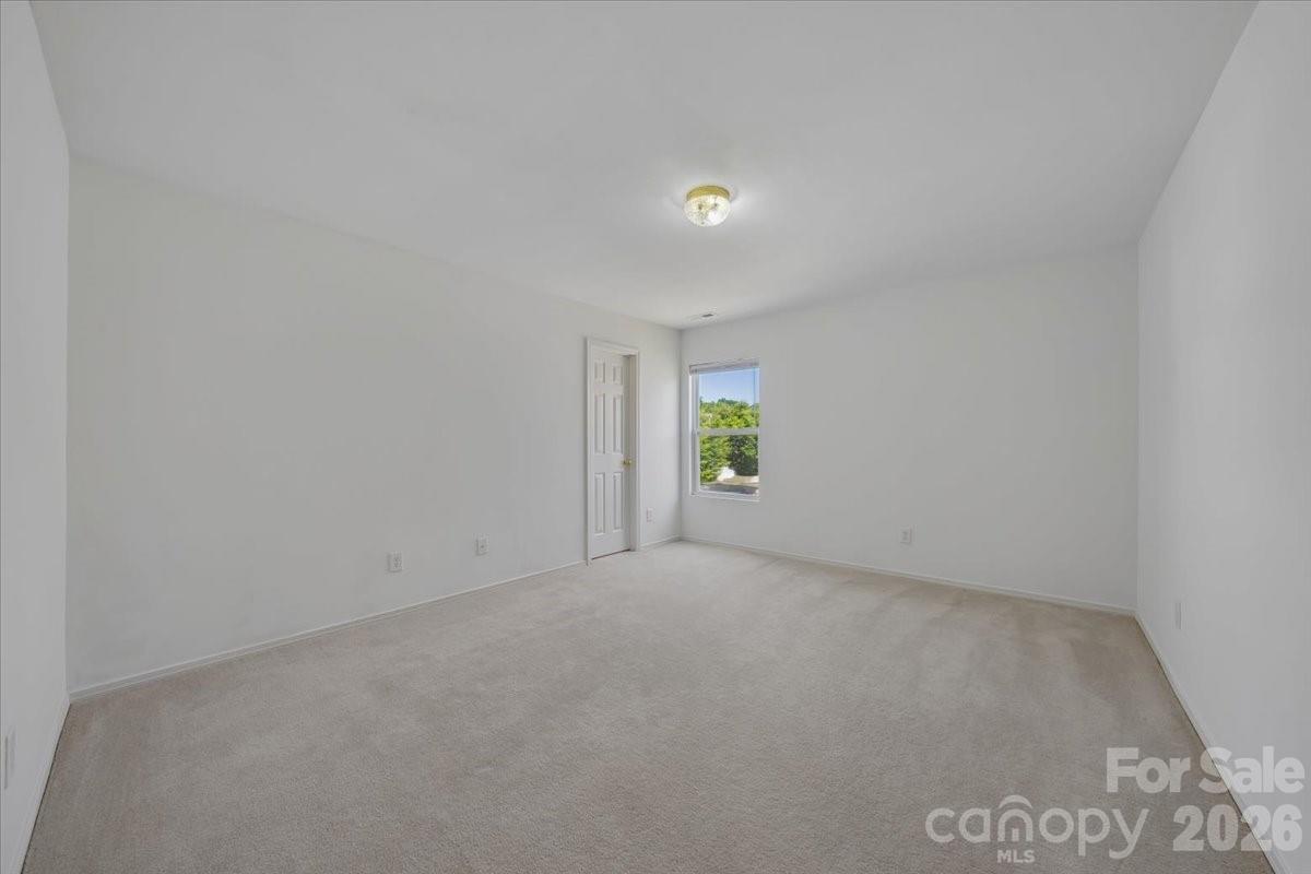 1000 Silverberry Street Property Photo 33