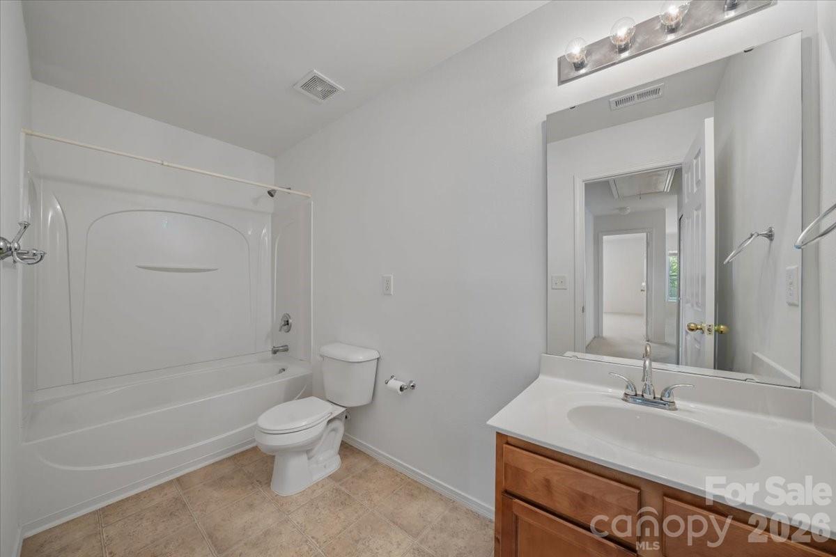 1000 Silverberry Street Property Photo 34