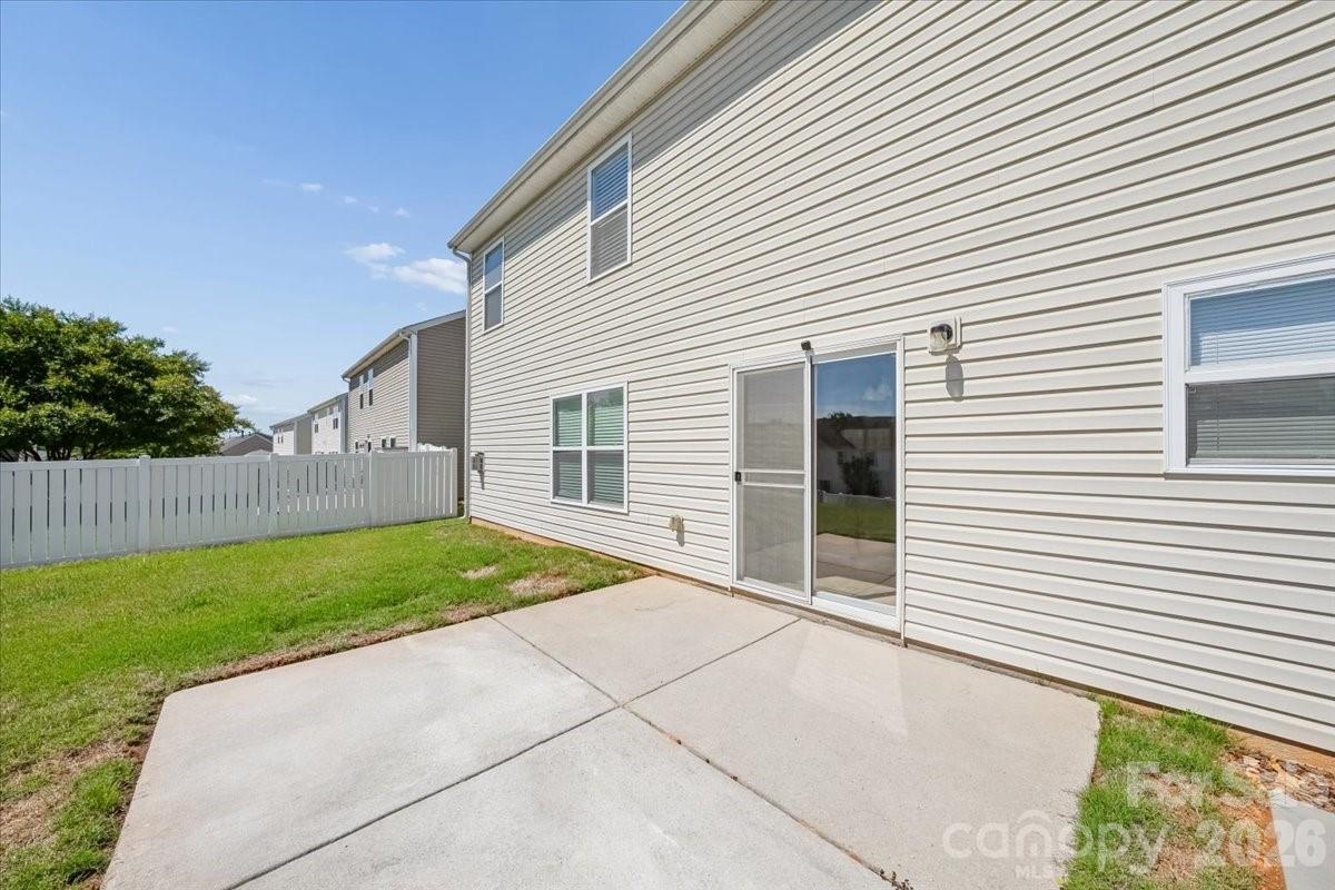 1000 Silverberry Street Property Photo 38