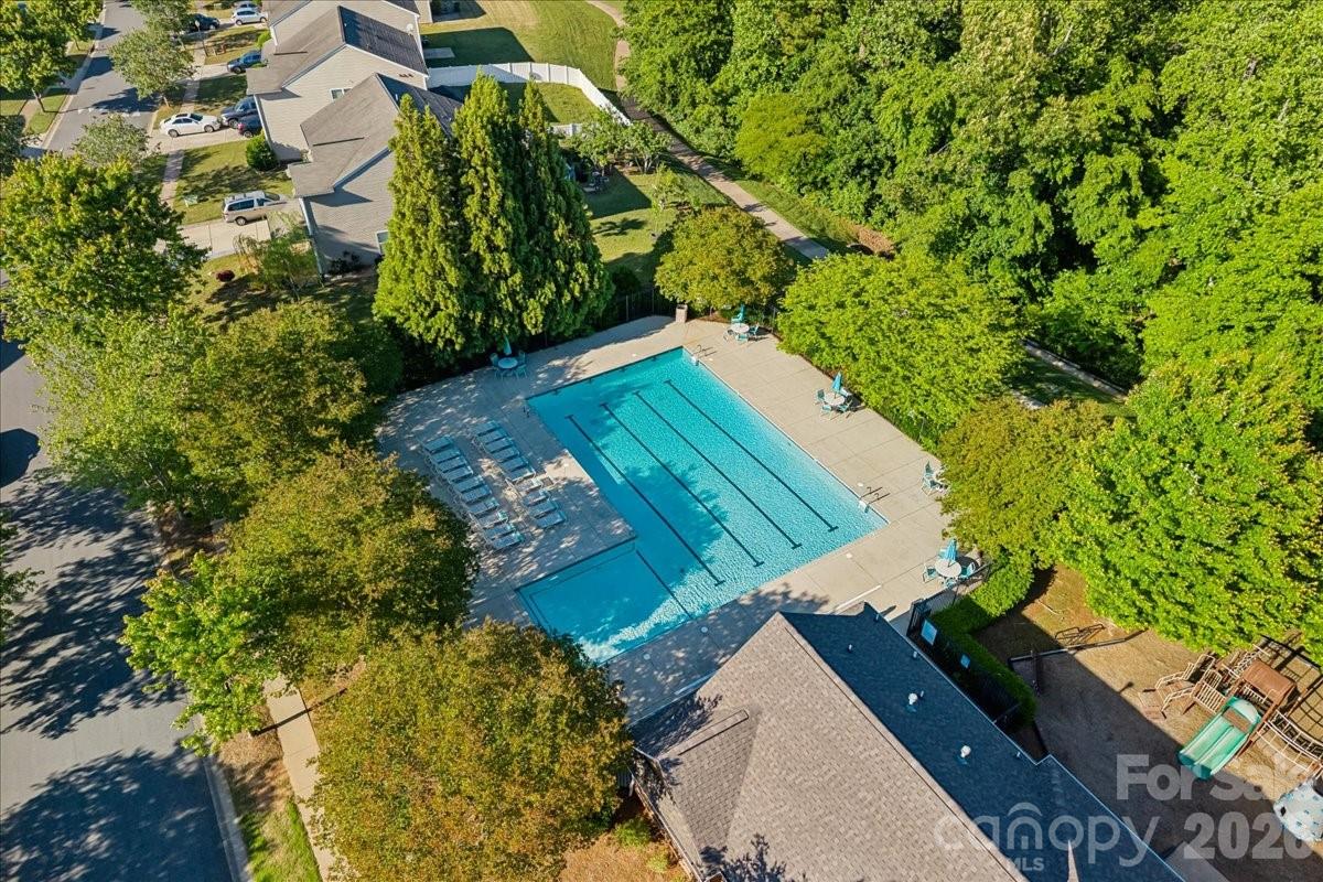1000 Silverberry Street Property Photo 44