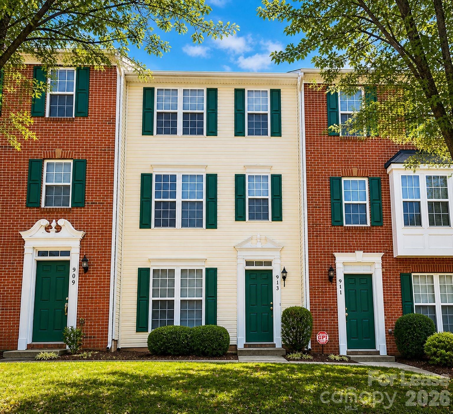 913 Tiger Lane Property Photo 1