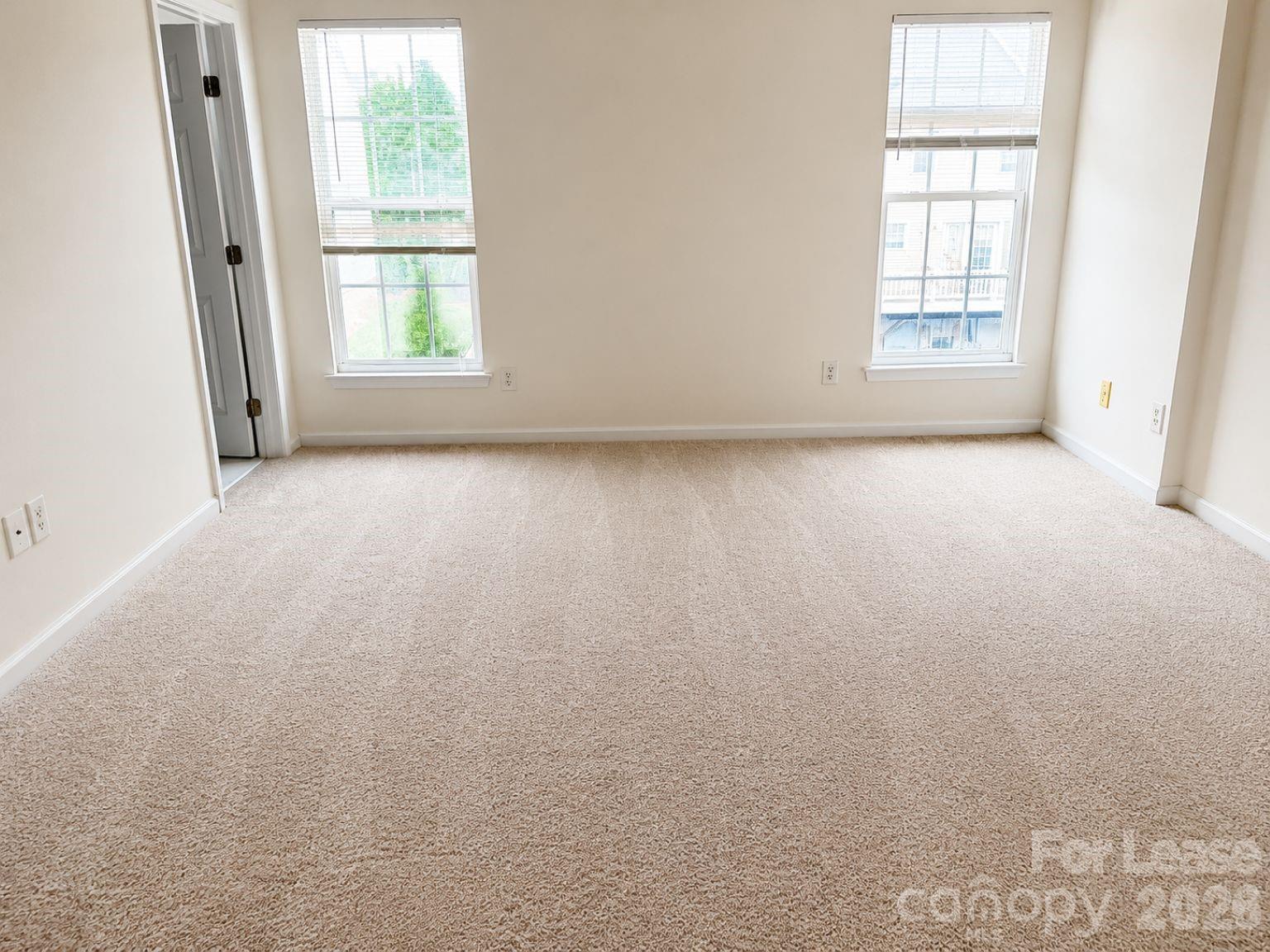 913 Tiger Lane Property Photo 6
