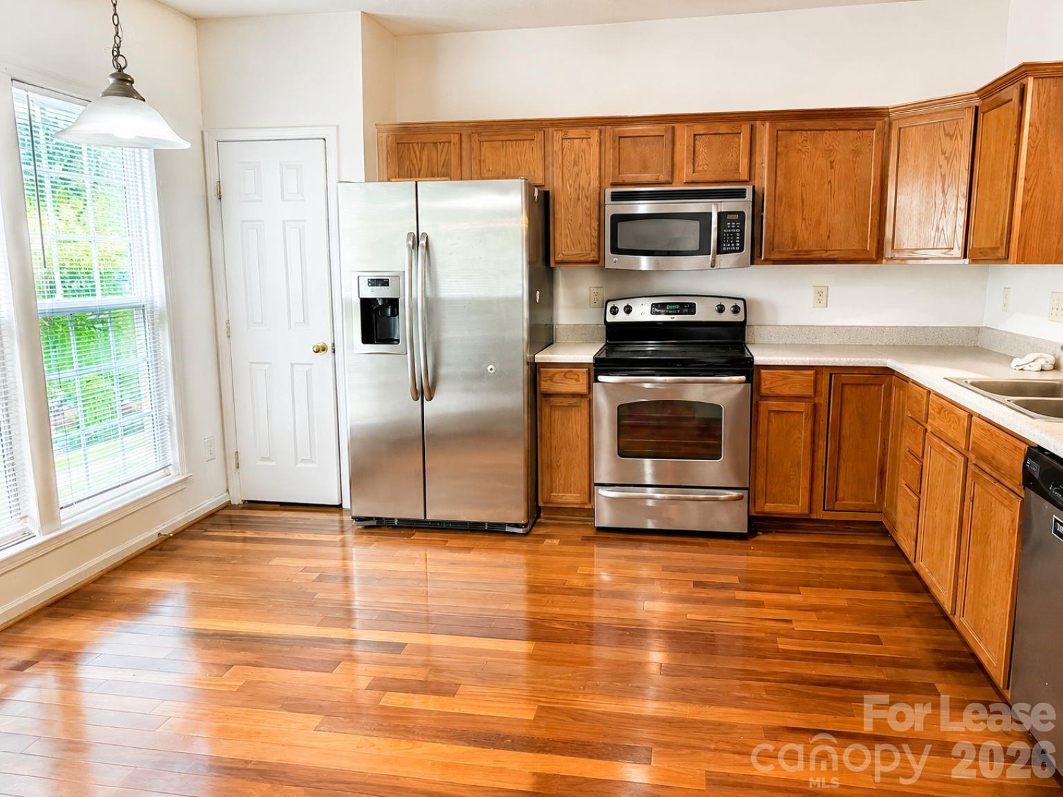 913 Tiger Lane Property Photo 7