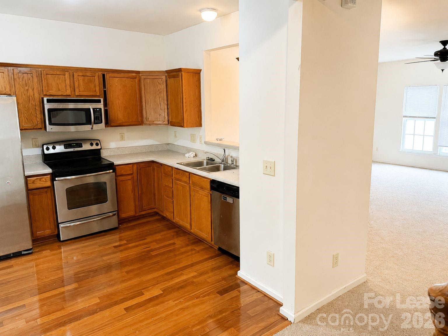 913 Tiger Lane Property Photo 9