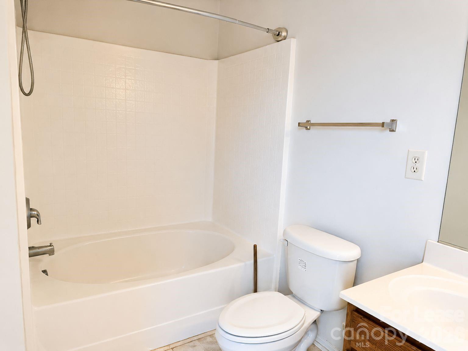 913 Tiger Lane Property Photo 12