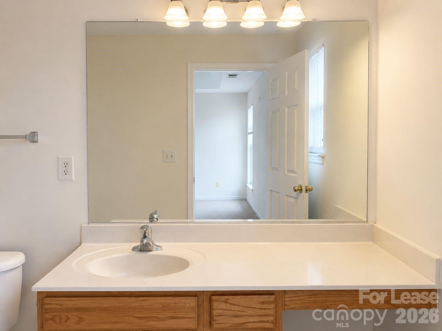 913 Tiger Lane Property Photo 13