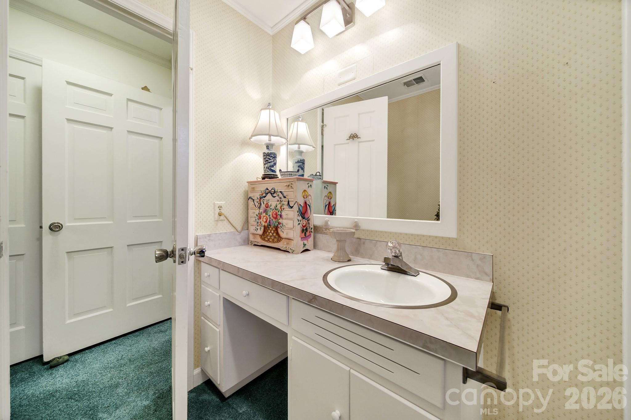 537 Briarwood Road E1-2 Property Photo 28