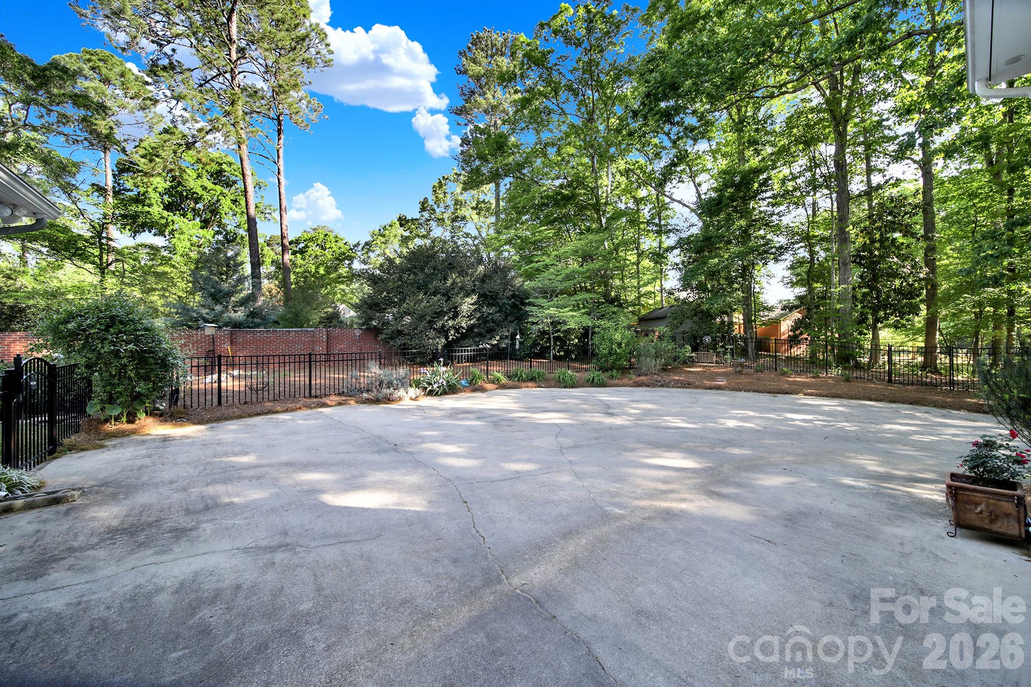 537 Briarwood Road E1-2 Property Photo 42