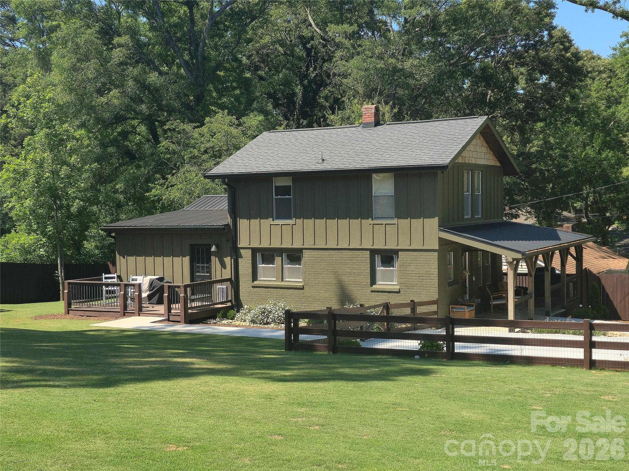 152 Florida Avenue Property Photo 9