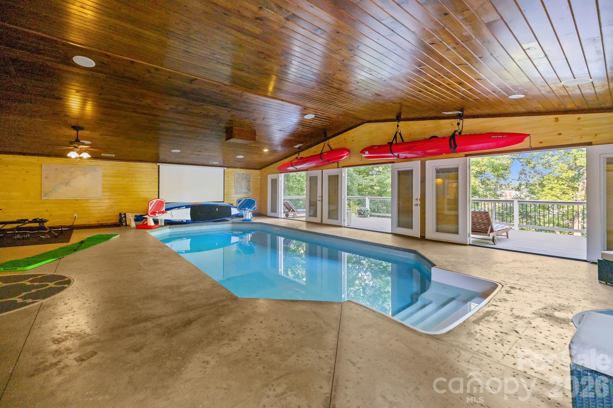 13934 Kings Carriage Lane Property Photo 3