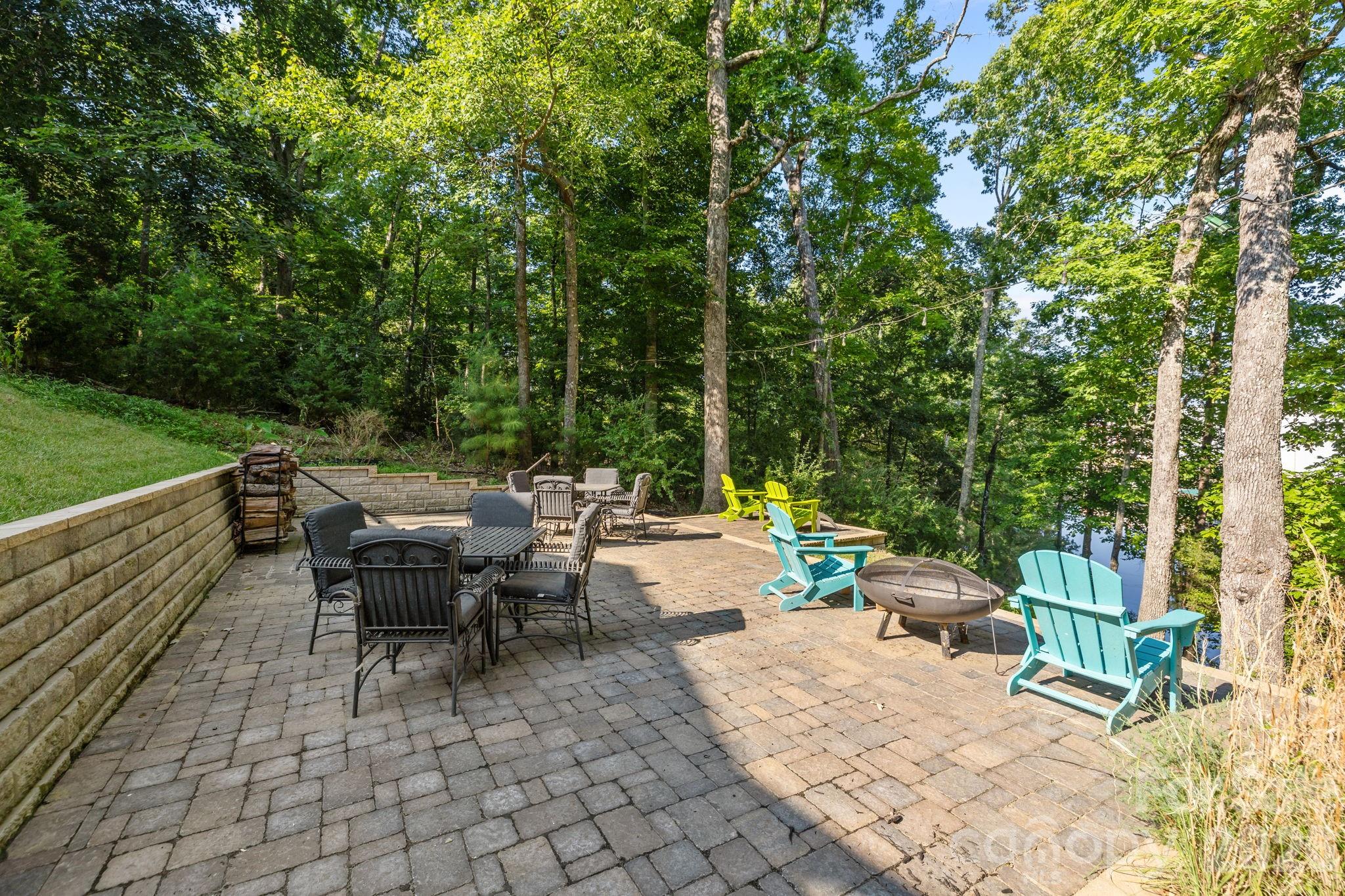 13934 Kings Carriage Lane Property Photo 5