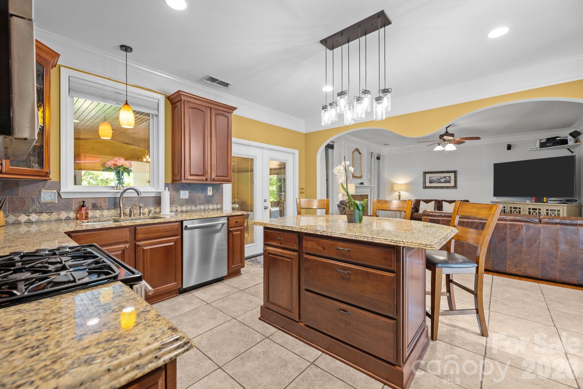 13934 Kings Carriage Lane Property Photo 9