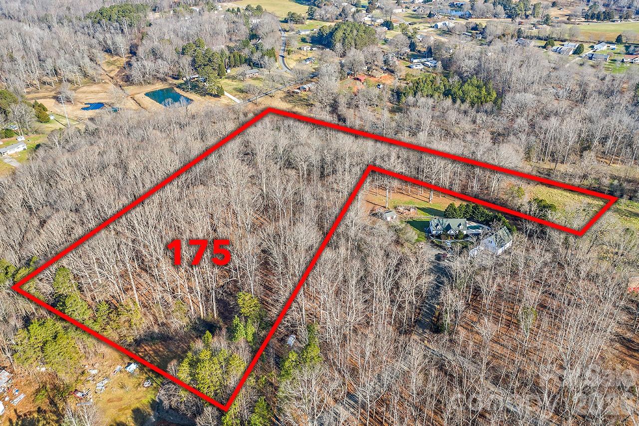 175 Stonehaven Drive Property Photo 3