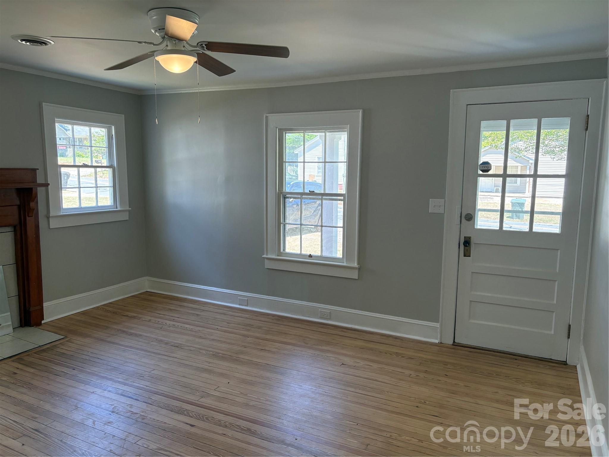 597 Harris Street Property Photo 5