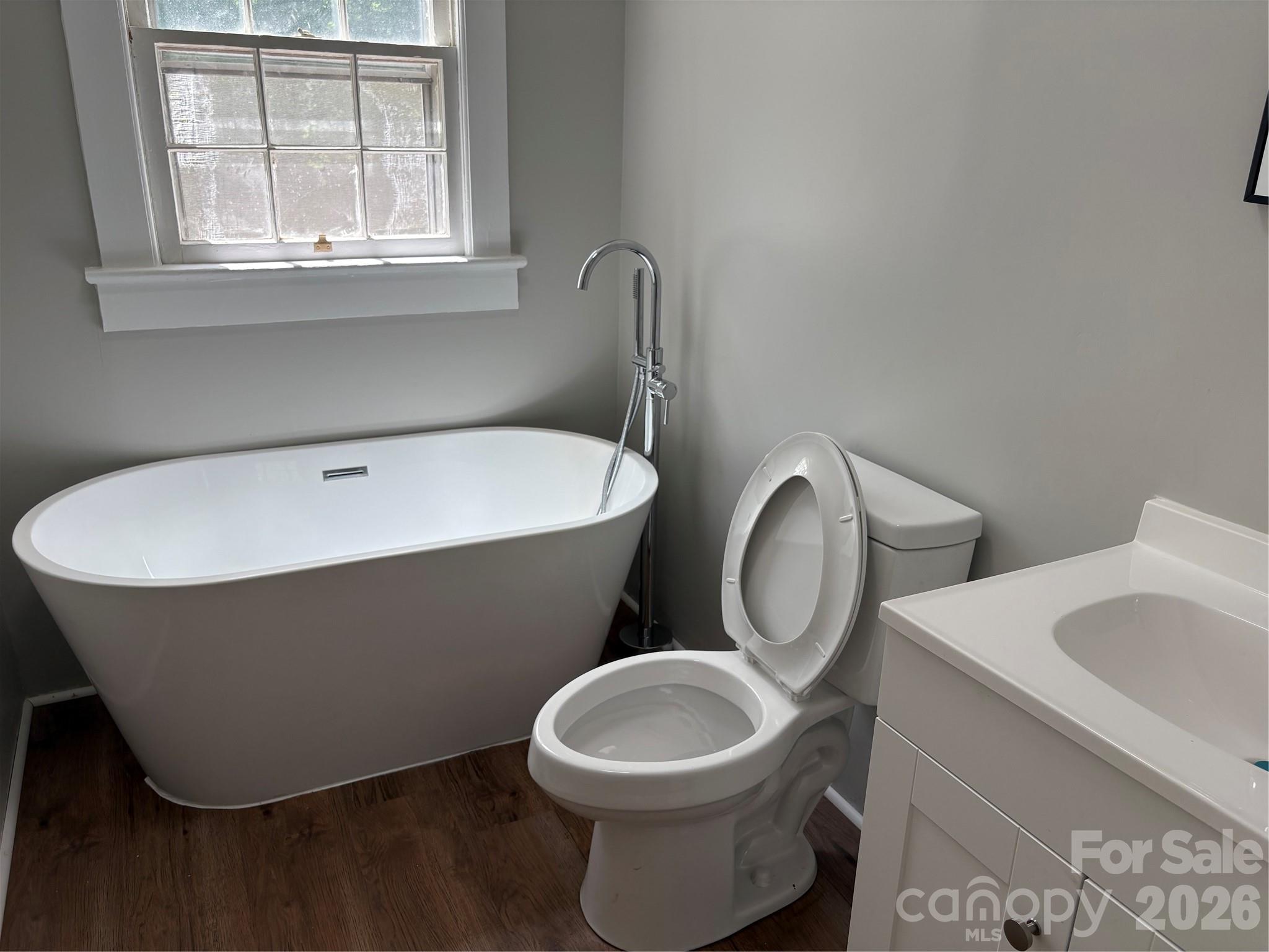 597 Harris Street Property Photo 6