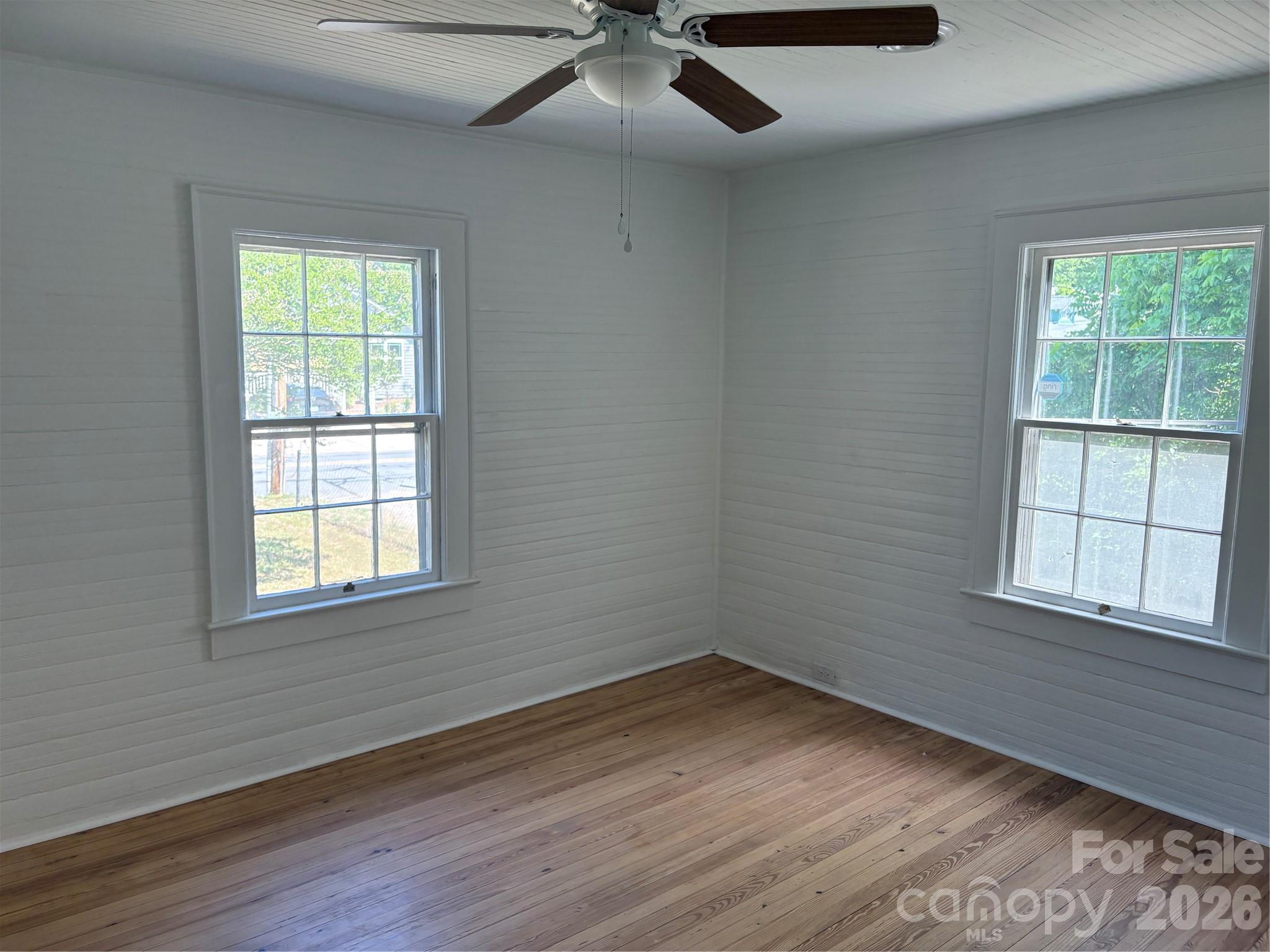 597 Harris Street Property Photo 8